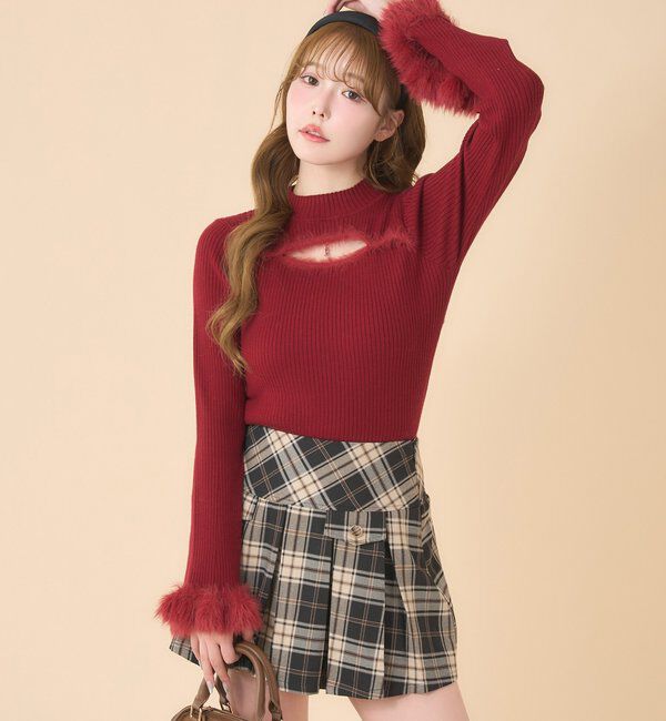  「デコルテカットデザインチャーム付きニット」|ニット・セーター|