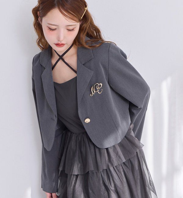  「ブローチ付きショートテーラージャケット/WEB限定リバイバル」|テーラードジャケット|