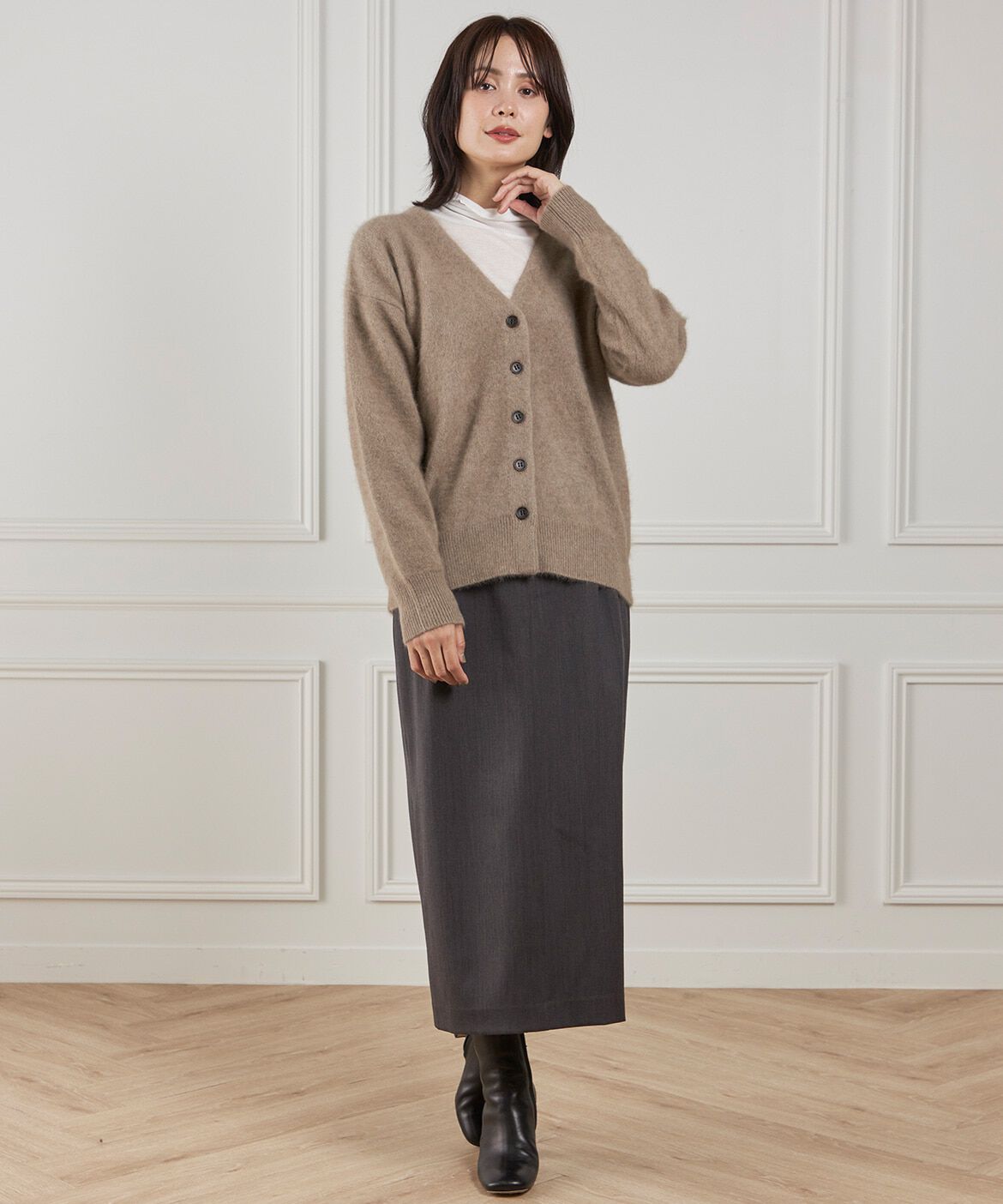 INED「チャイニーズラクーンVネックカーディガン」|カーディガン|