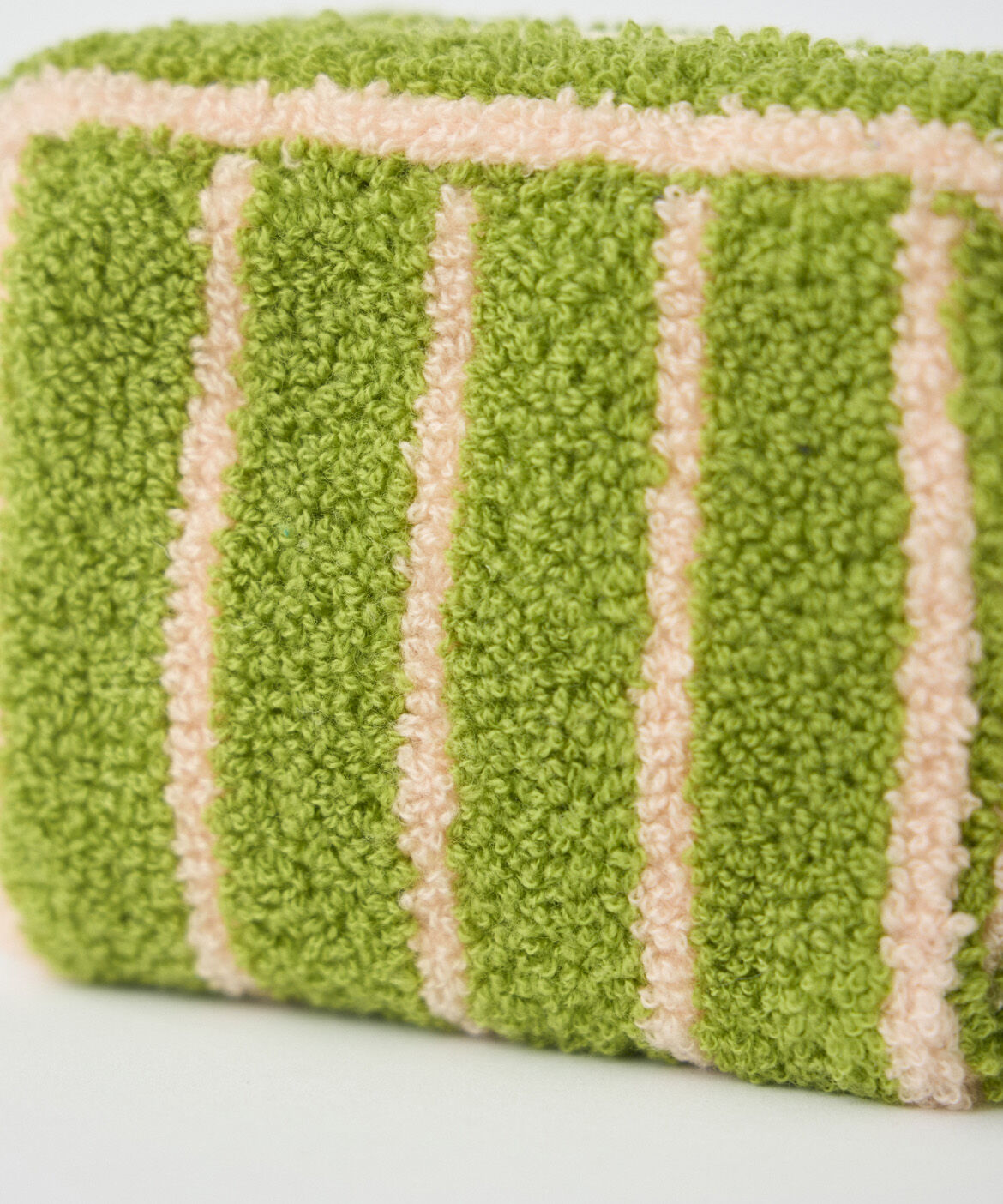 DAY by DAY it&rsquo;s international「ループミニポーチチャーム 《beej》」|ポーチ|