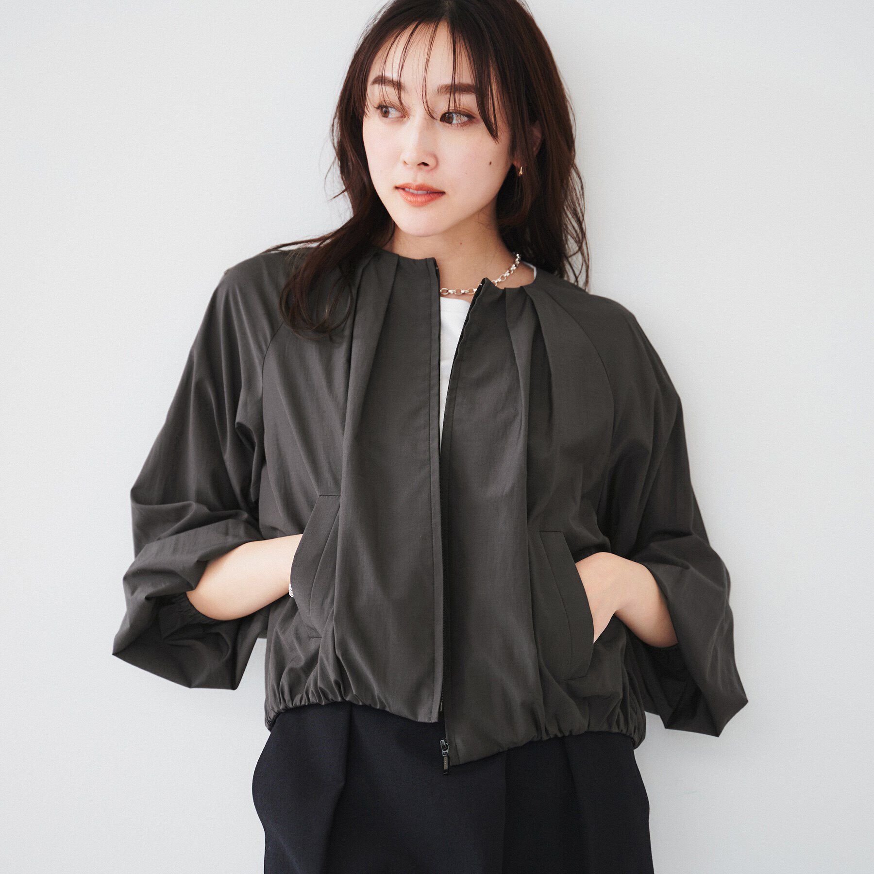 UNTITLED「【春の軽羽織り】ボリューム袖 ノーカラーブルゾン」|ブルゾン・スタジャン|