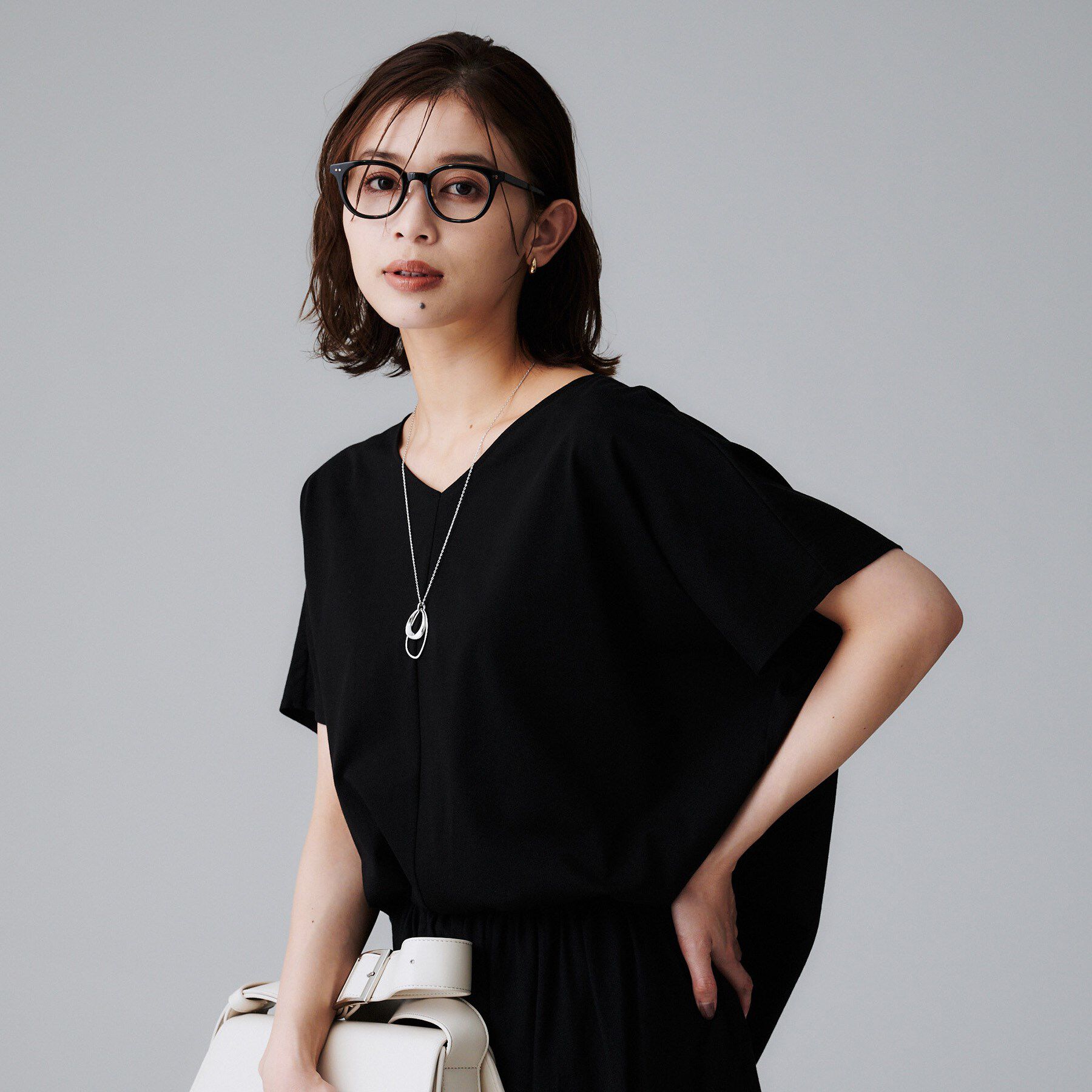 UNTITLED「【接触冷感/洗える】Vネックコットンプルオーバー」|Tシャツ・カットソー|ブラック(019)