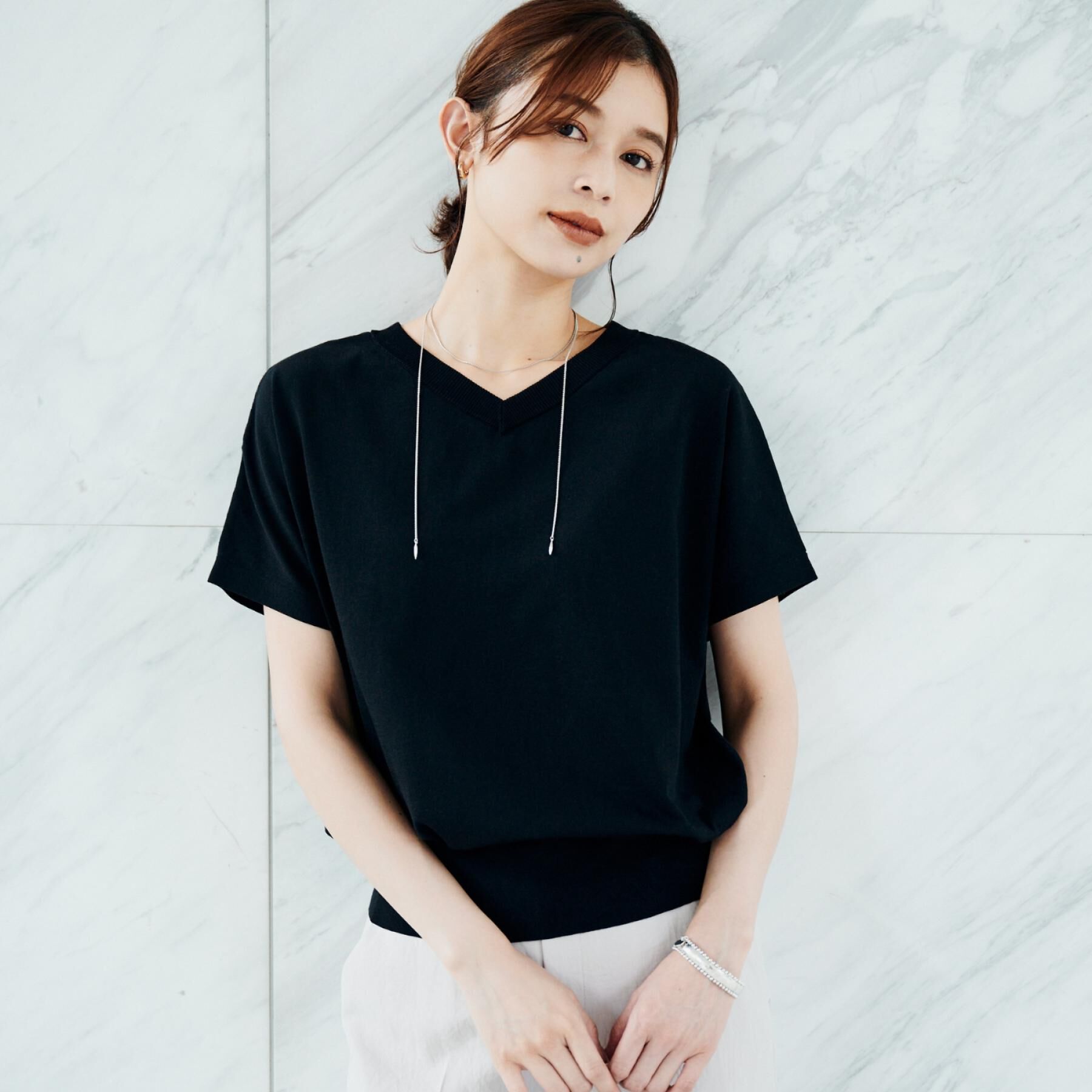 UNTITLED「【洗える/前後2WAY】ネックプルオーバーニット」|ニット・セーター|ブラック(019)