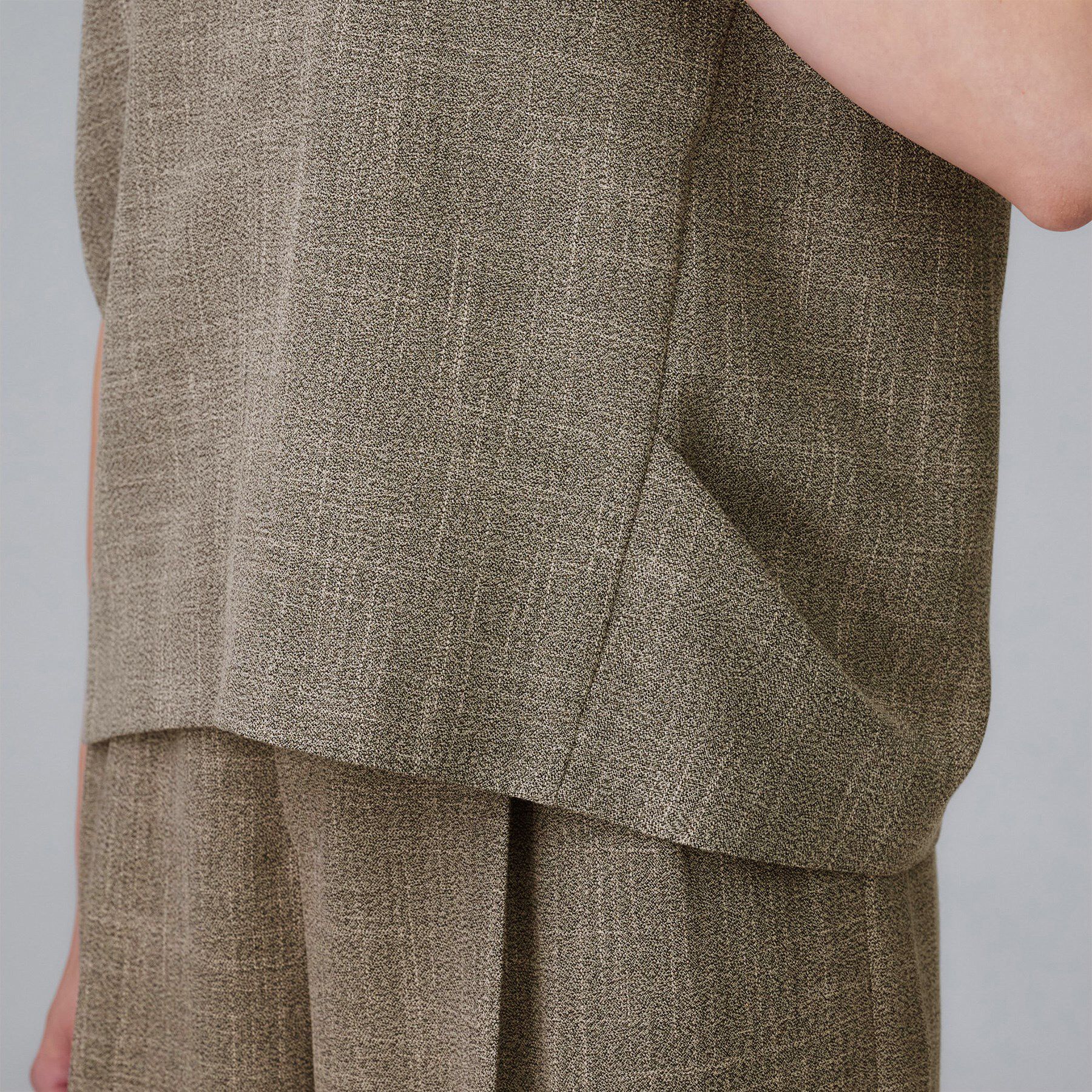 UNTITLED「【セットアップ可/洗える】梳毛調合繊Vネックベスト」|シャツ・ブラウス|