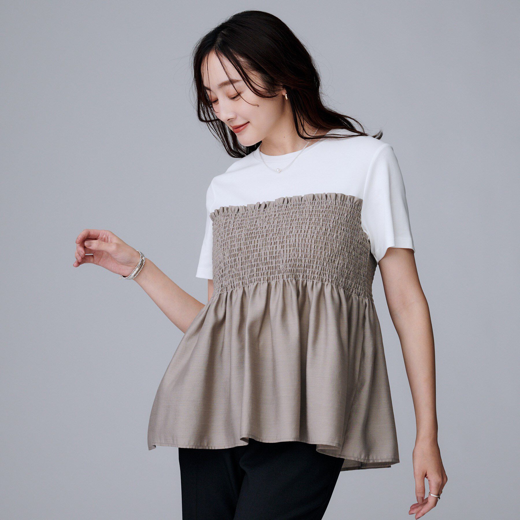 UNTITLED「【コットン100/洗える/Tシャツ】シャーリングドッキングペプラム」|Tシャツ・カットソー|ベージュ(552)