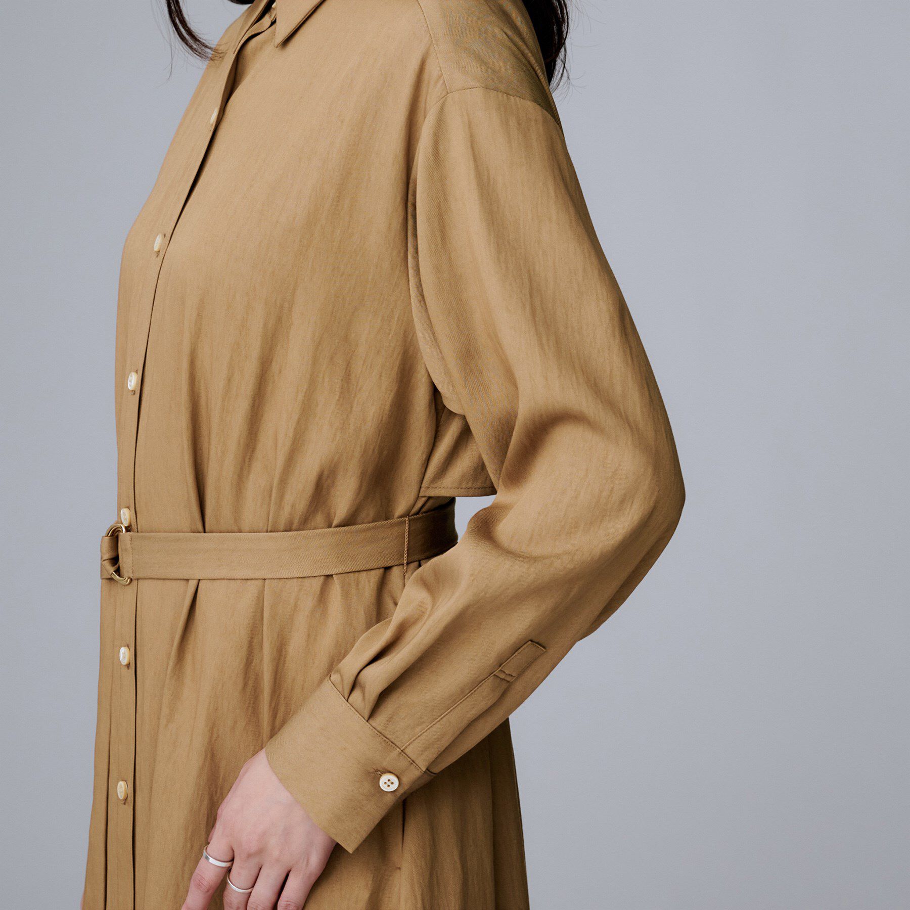 UNTITLED「【前開きボタン/ベルト付/羽織シャツ/】2WAYトレンチ風ワンピース」|ワンピース|