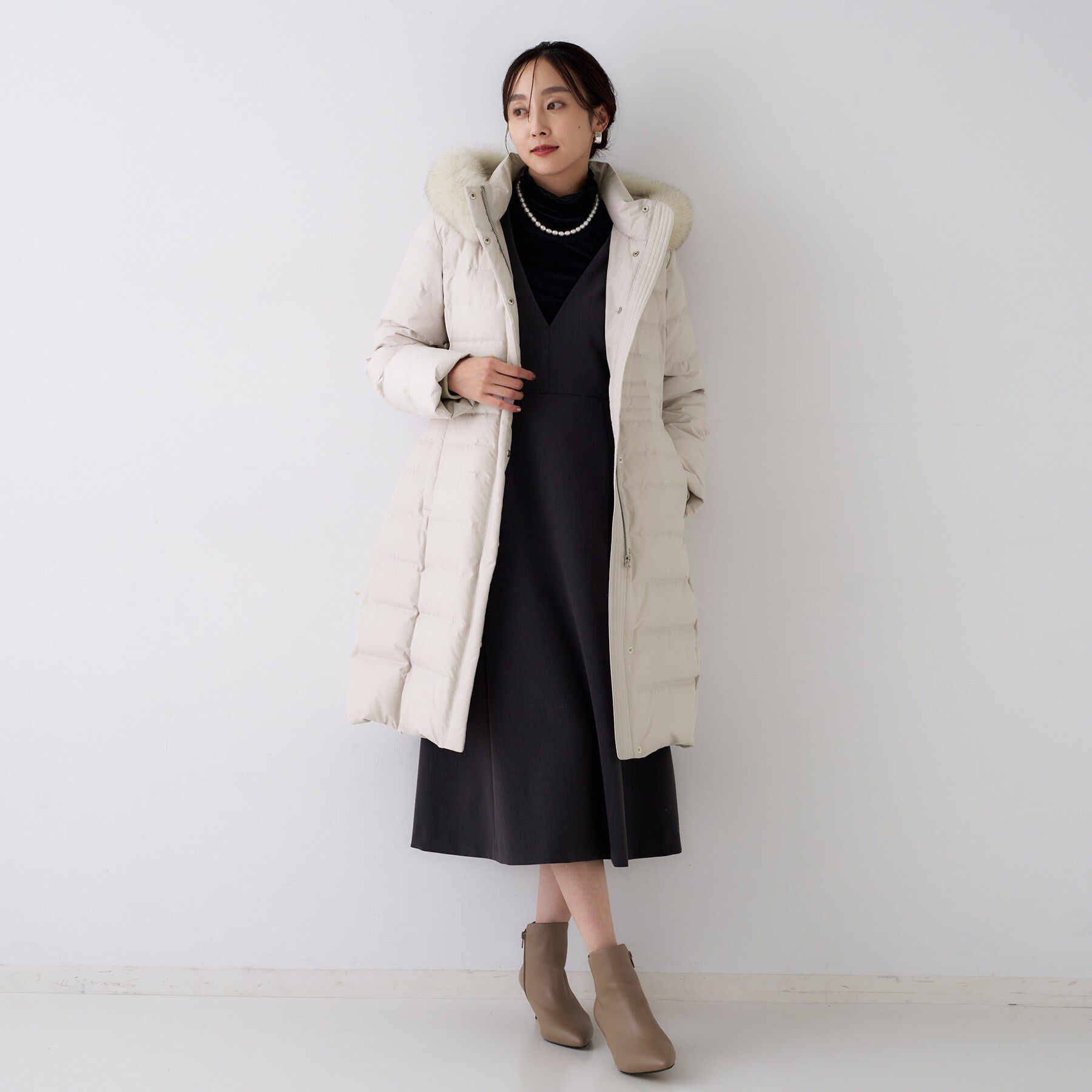 UNTITLED「【はっ水機能/フード取り外し可/防寒】ロングダウンコート」|ダウン|