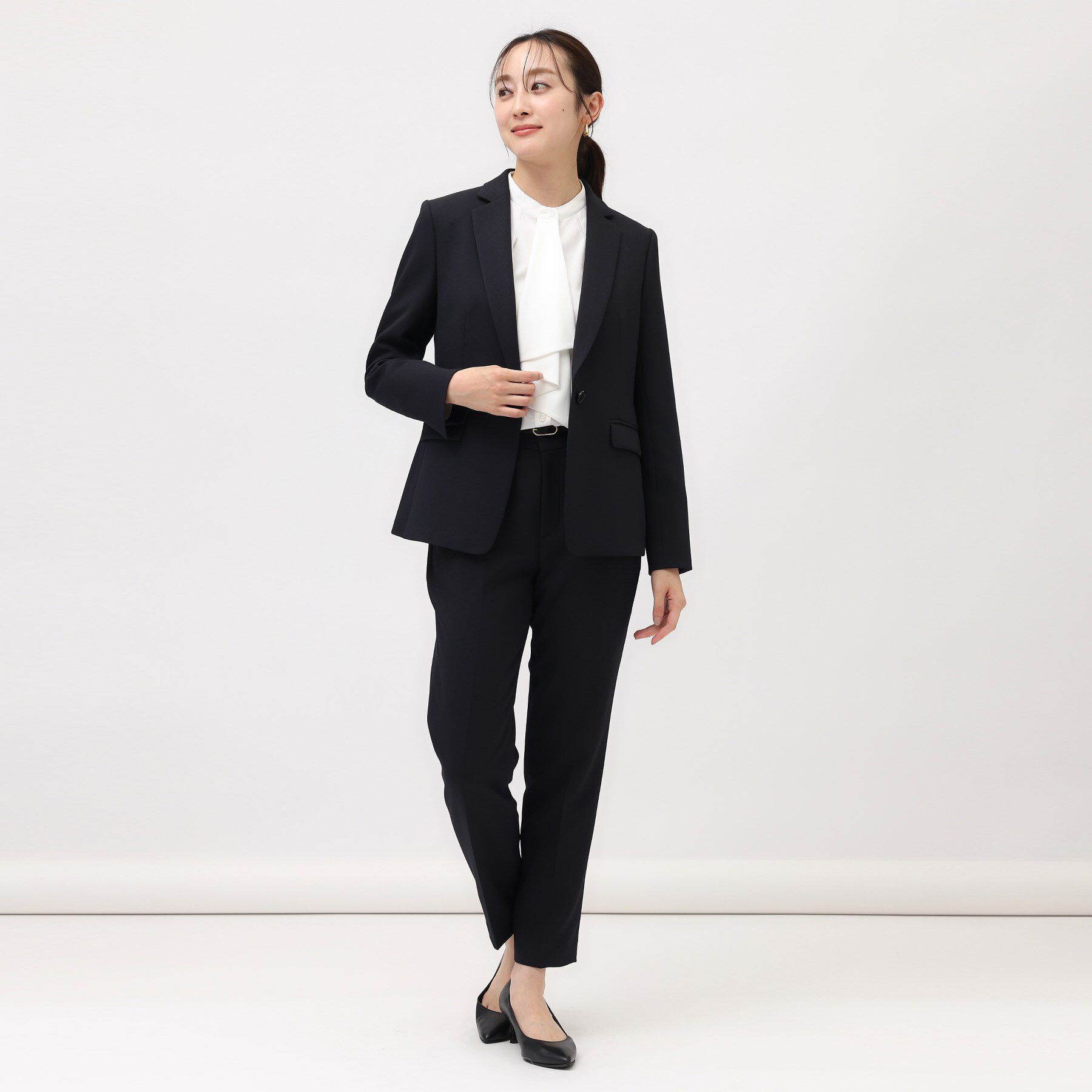 UNTITLED「【通勤スーツ／入卒／セレモニー】ウーステッドカルゼ テーパードパンツ」|その他|