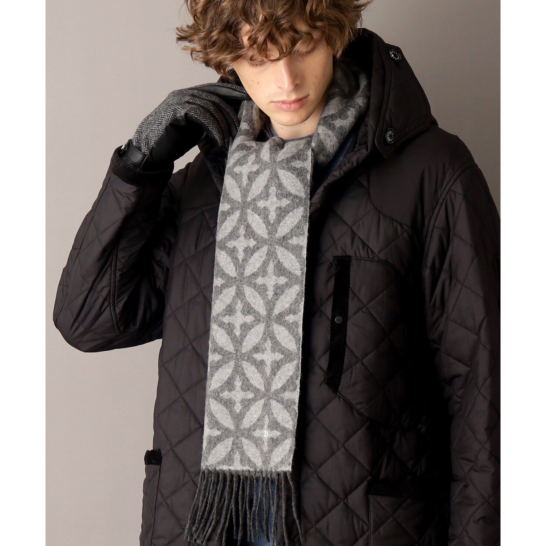 DRESSTERIOR「オーバーラップサークル モノトーンカシミヤ100%マフラー」|ストール|グレー(112)