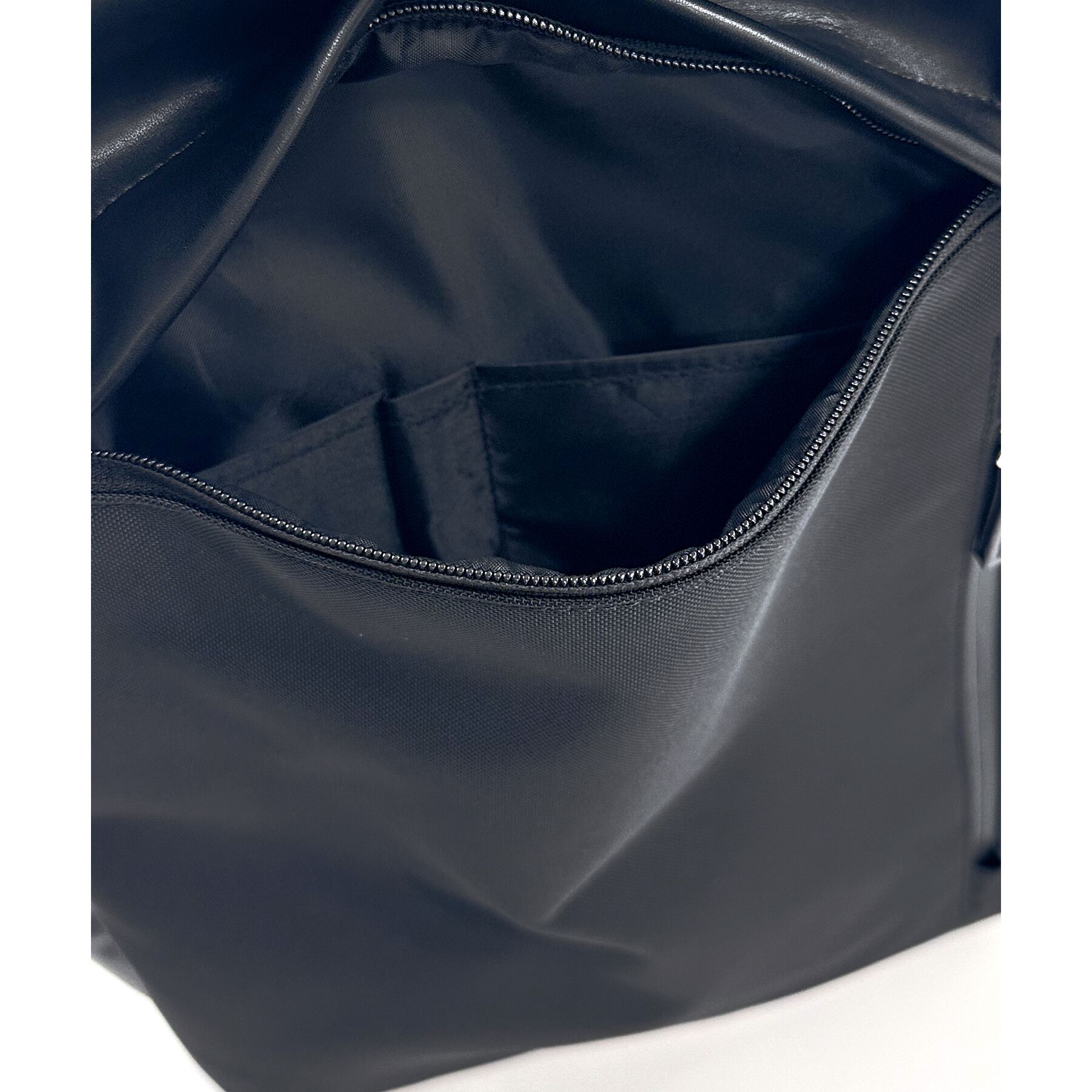 DRESSTERIOR「【荷重軽減】サスペンション バックパック」|リュック|