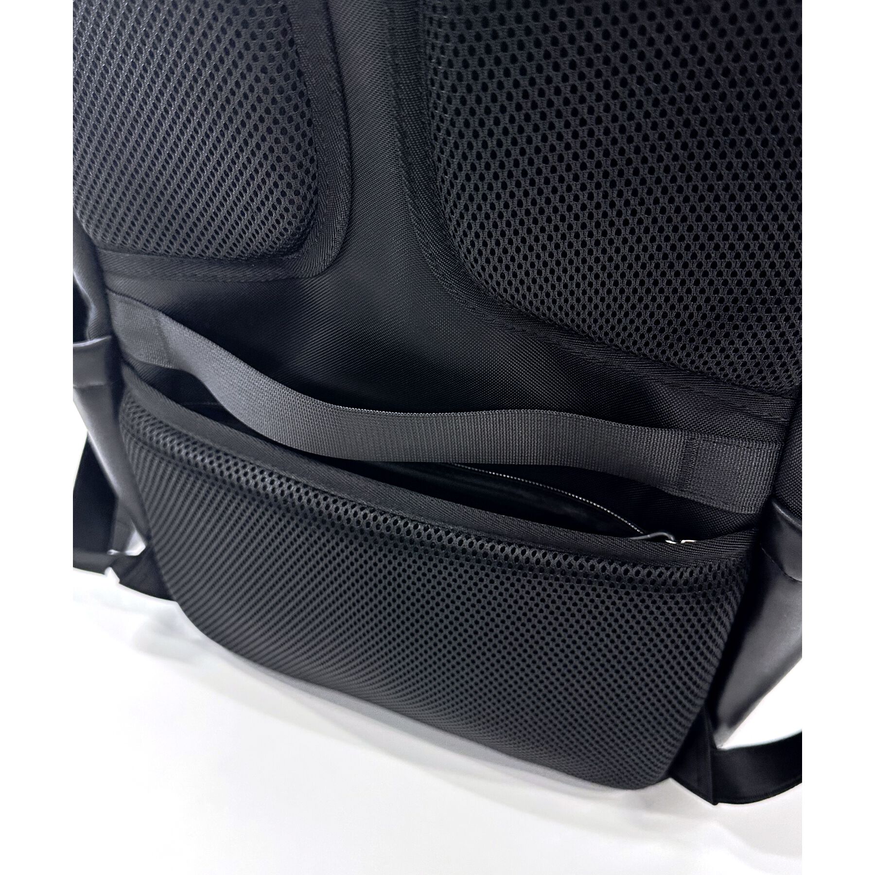 DRESSTERIOR「【荷重軽減】サスペンション バックパック」|リュック|