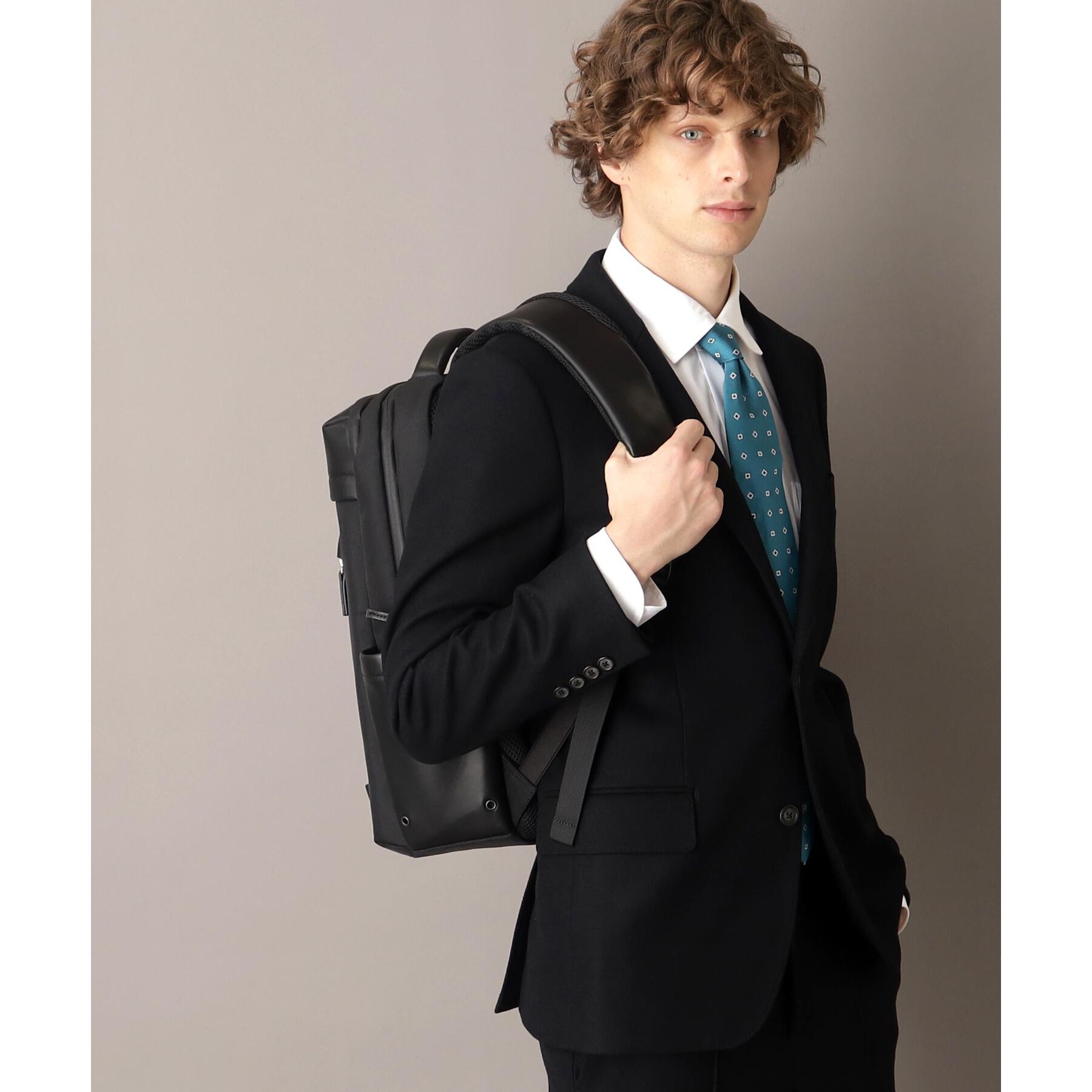 DRESSTERIOR「【荷重軽減】サスペンション バックパック」|リュック|