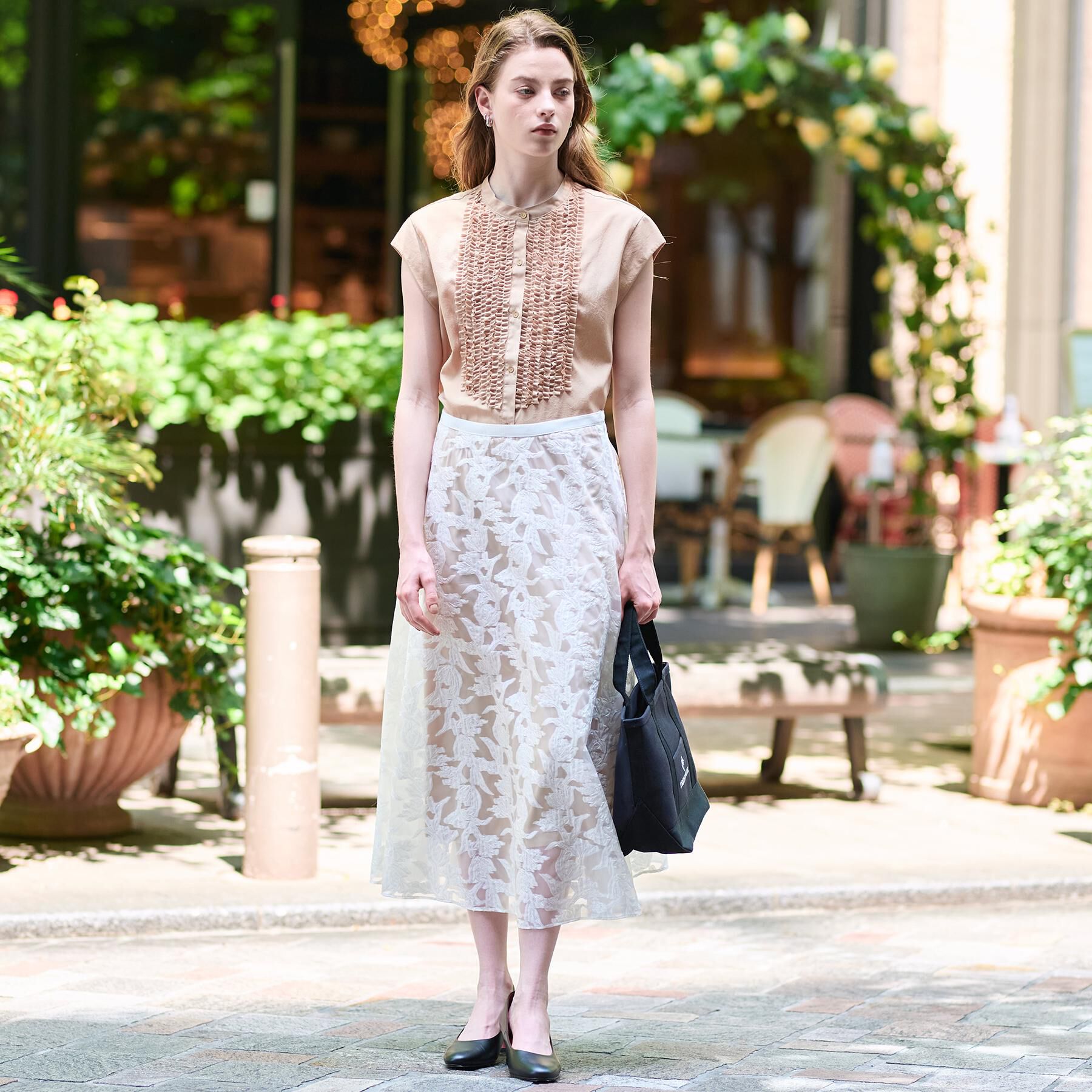 DRESSTERIOR「【撥水/UVカット/接触冷感】バンドカラーフレンチスリーブフリルブラウス」|シャツ・ブラウス|