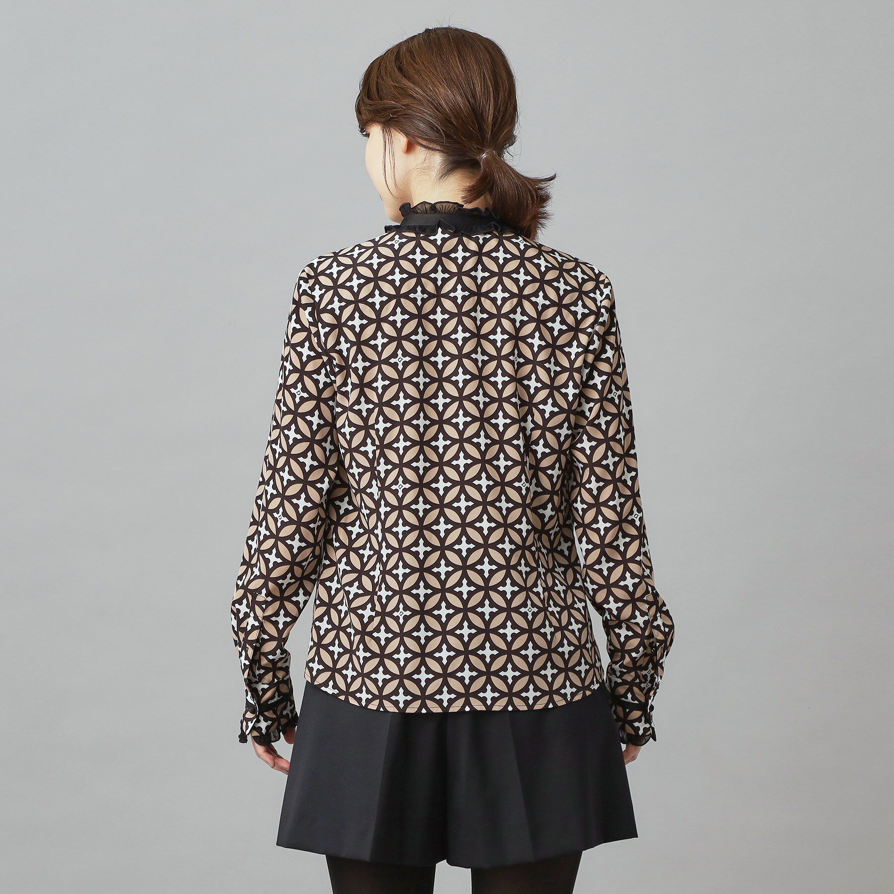 DRESSTERIOR「【モデル美香&times;DRESSTERIOR】コラボレーション オーバーラップサークルブラウス」|シャツ・ブラウス|