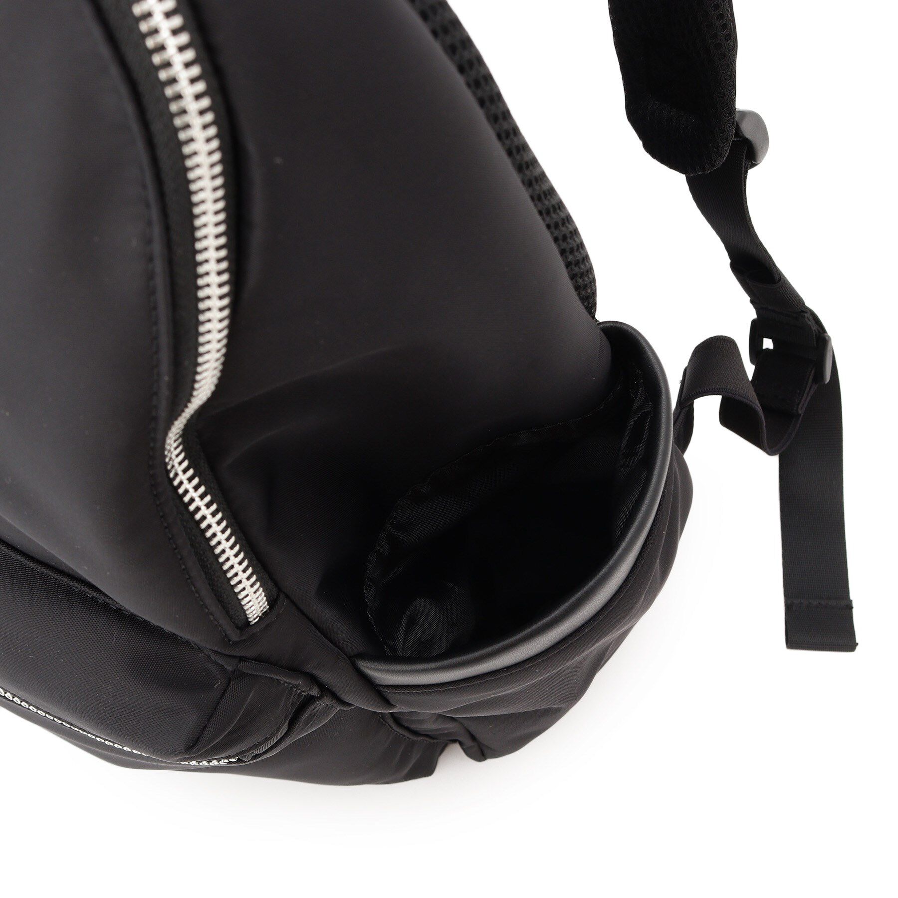 DRESSTERIOR「【荷重軽減】サスペンションマルチポケットリュック」|リュック|