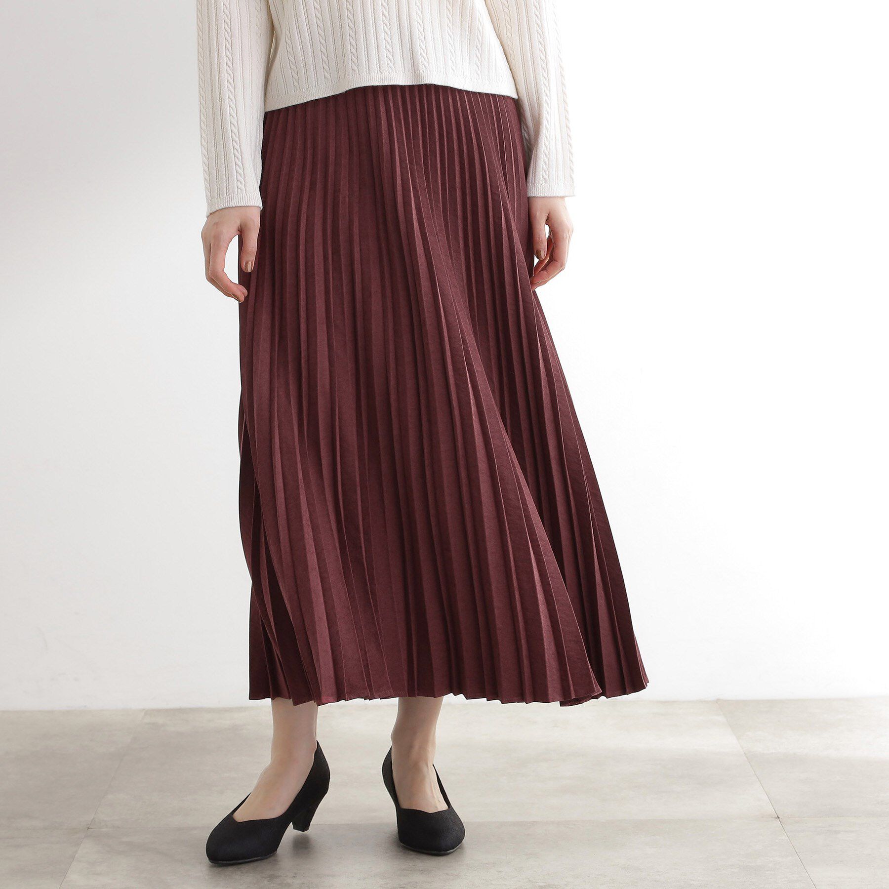 grove「すっきり見えて、やさしく揺れる。大人のスエードライクプリーツスカート」|スカート|