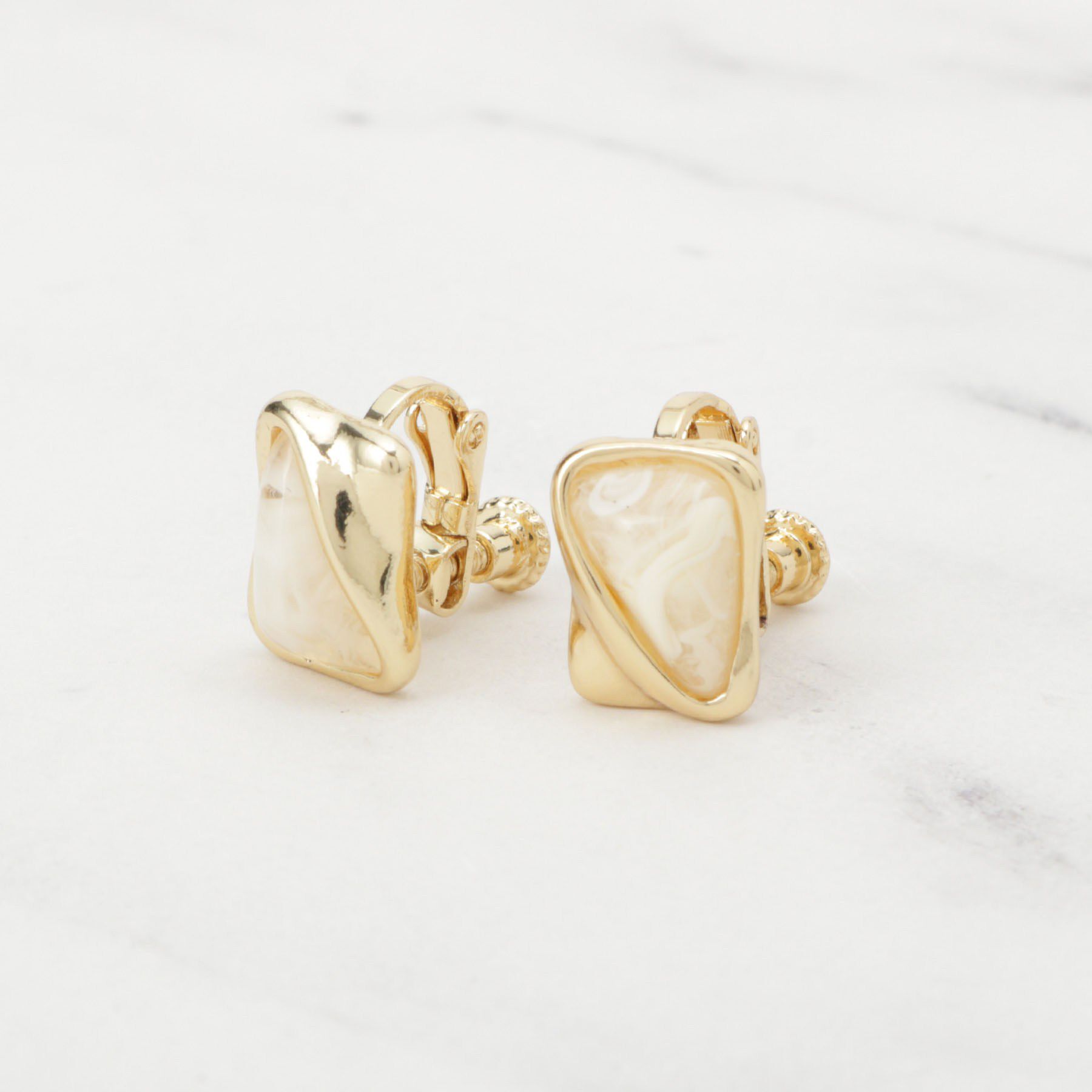 grove「メタルコンビスクエアイヤリング」|イヤリング|ライトベージュ(05