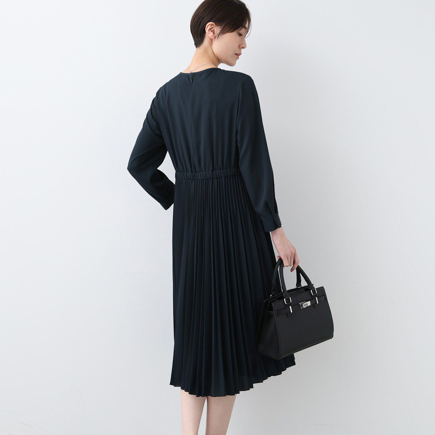 INDIVI「【洗える】スタイルUPプリーツワンピース」|ワンピース|