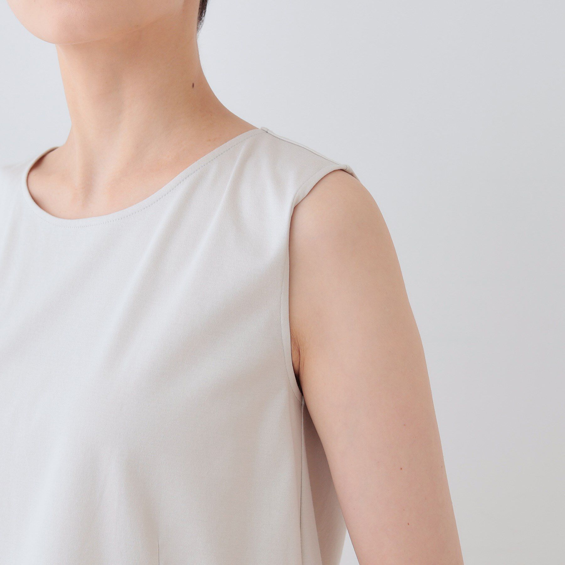 INDIVI「【洗える／レイヤードにも活躍】ペプラムインナートップス」|Tシャツ・カットソー|