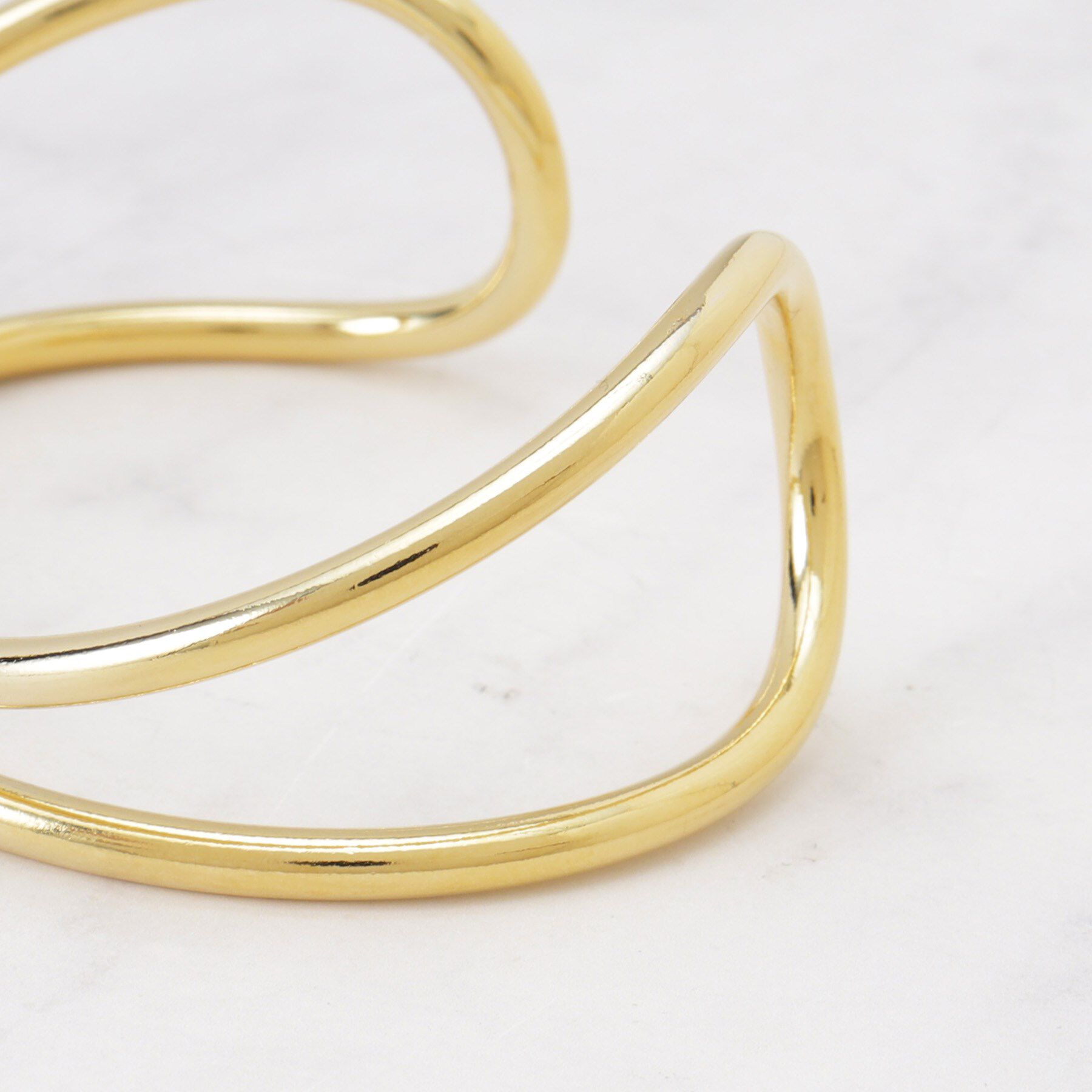 INDIVI「クロスバングル」|ブレスレット・バングル|