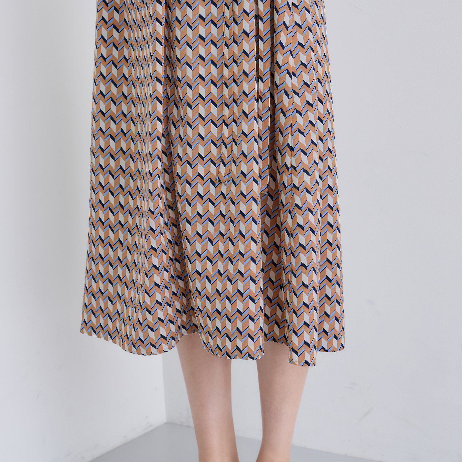 INDIVI「【洗える／オリジナル柄】ジオメプリント フレアワンピース」|ワンピース|