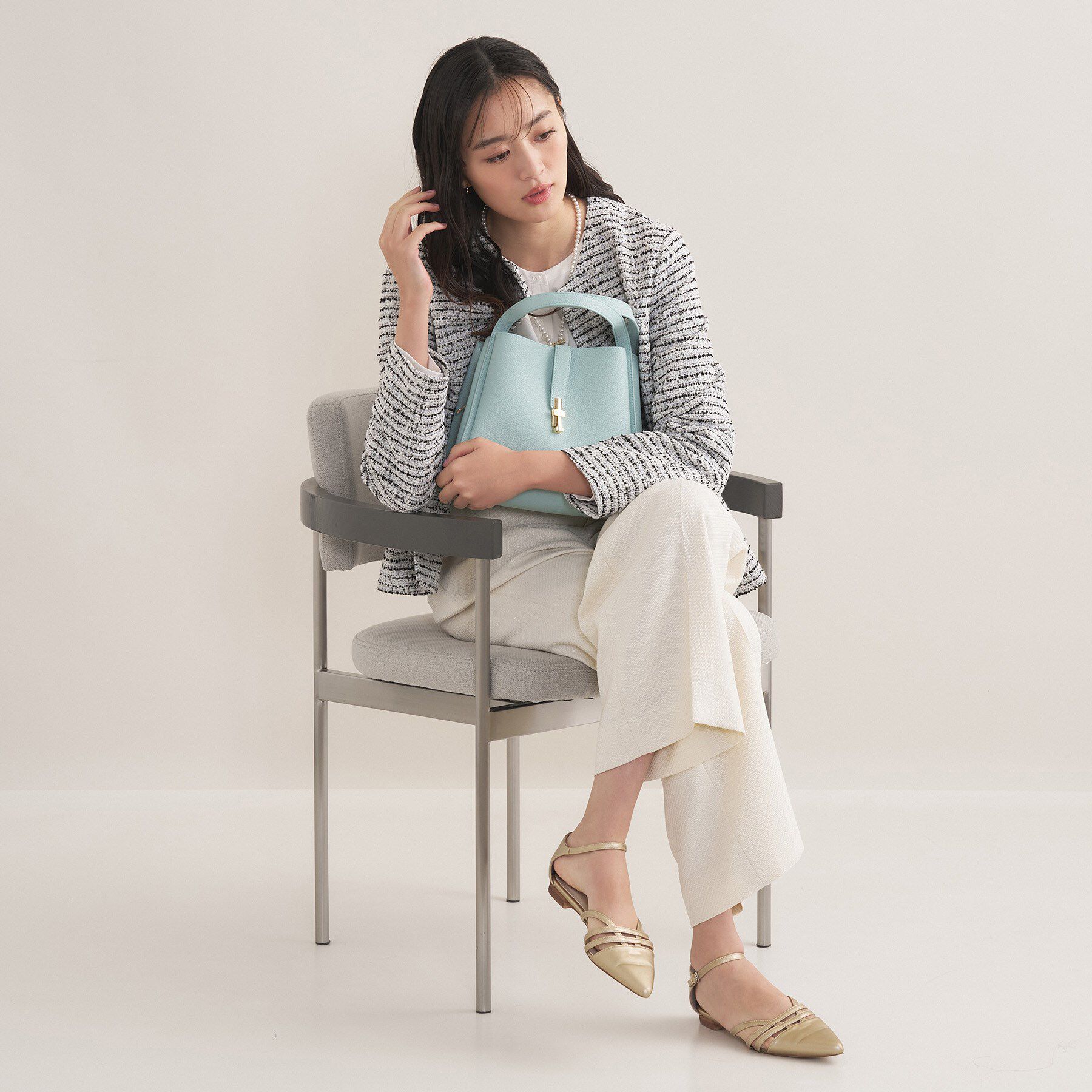 INDIVI「【合皮／ミドルサイズ】春カラーフォルムバッグ」|ハンドバッグ|