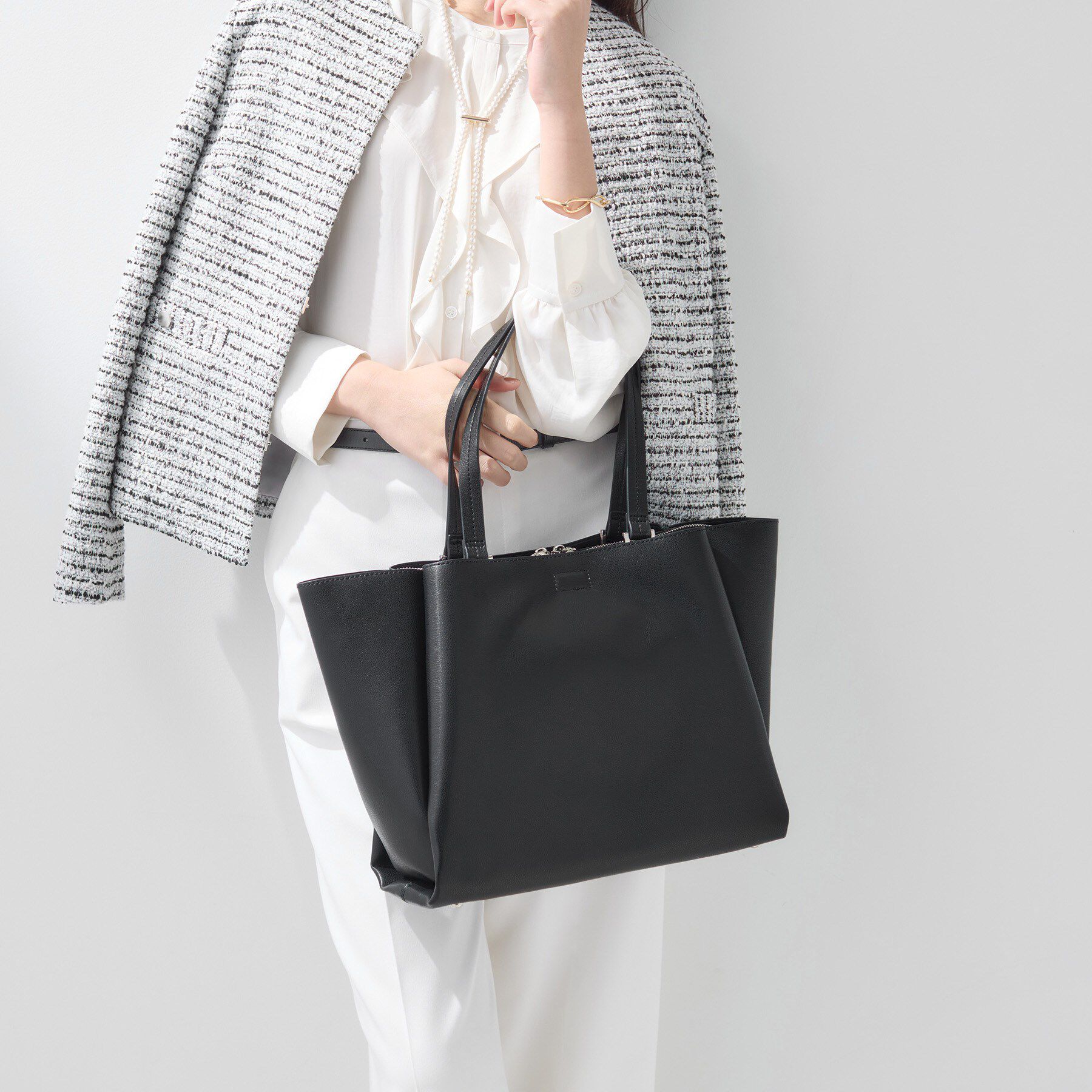 INDIVI「【A4収納可能／合皮】キャリアタックバッグ」|トートバッグ|