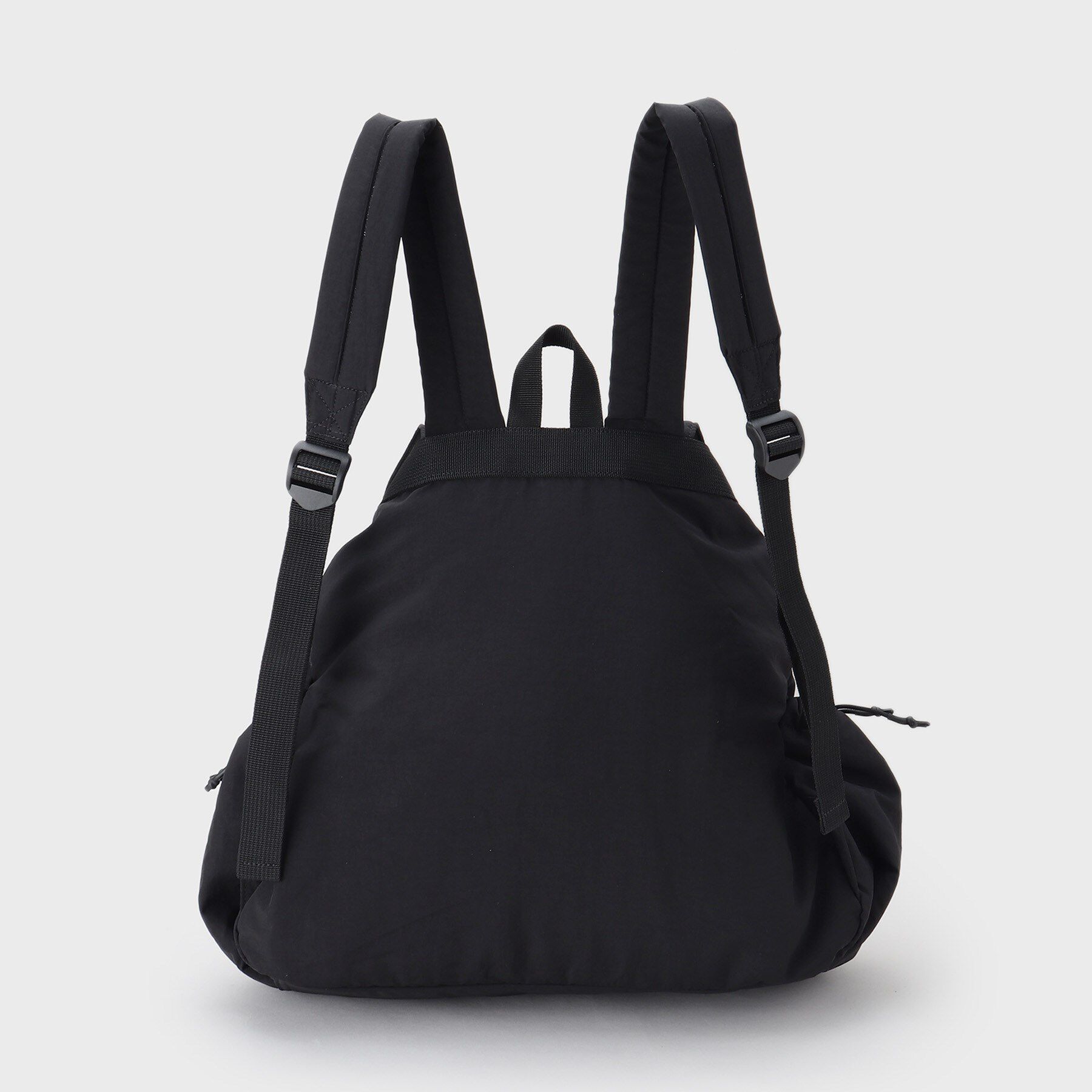 INDIVI「【超軽量／大人カジュアル】収納力◎！ギャザーフォルムリュック」|リュック|