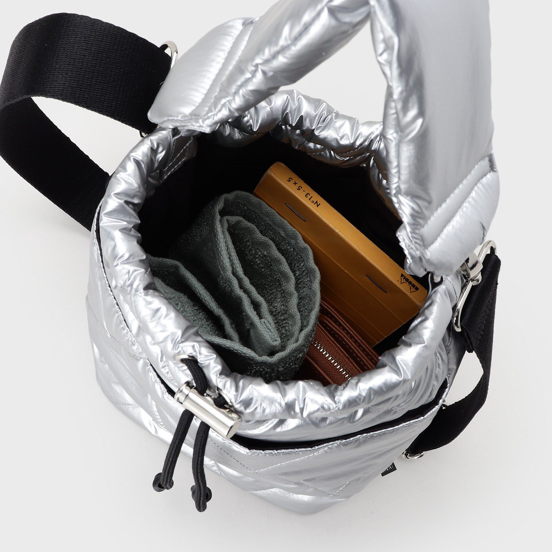 INDIVI「【大人カジュアル／ショルダー付】ふかふか巾着バッグ」|ハンドバッグ|