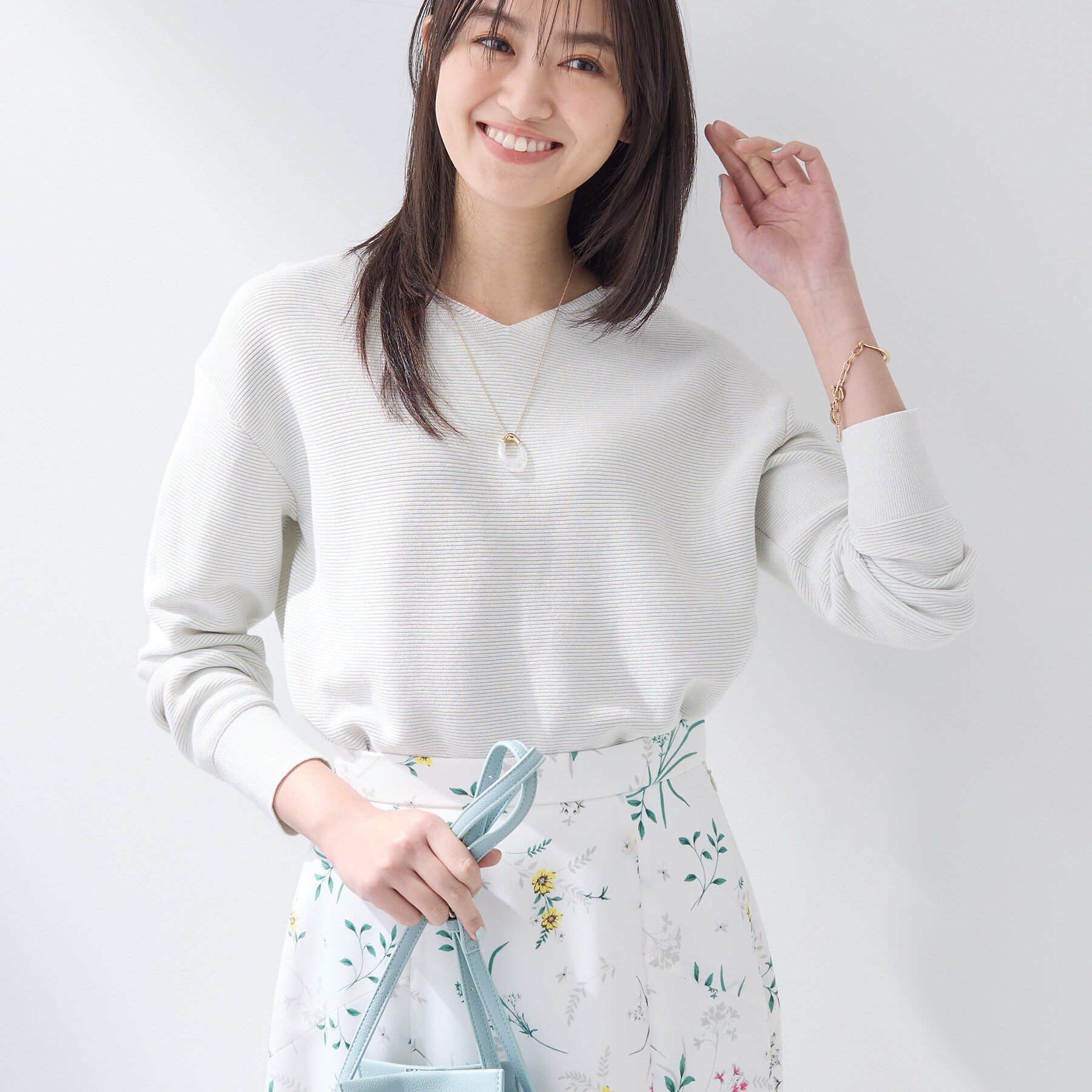 INDIVI「【洗える／軽量】きらめきVネックニット」|ニット・セーター|