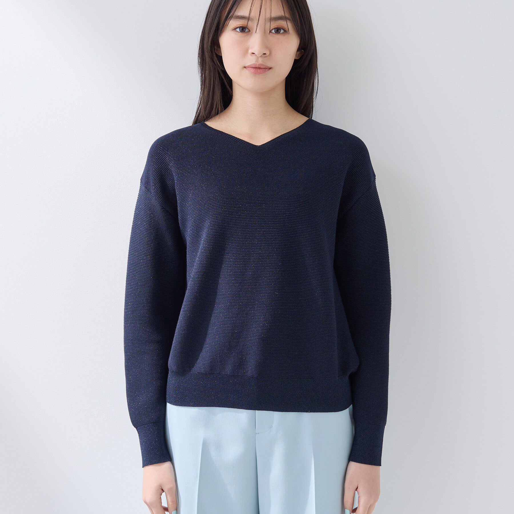 INDIVI「【洗える／軽量】きらめきVネックニット」|ニット・セーター|