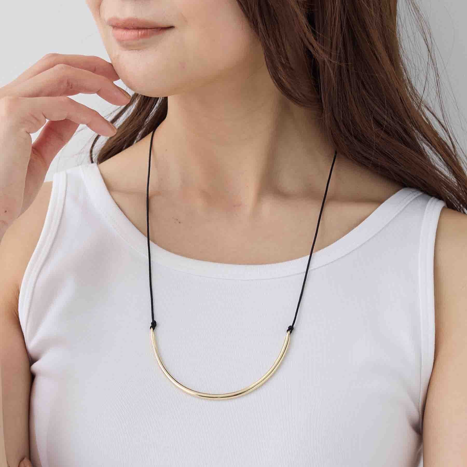 INDIVI「【長さ調整自由】メタルカーブバーネックレス」|ネックレス|