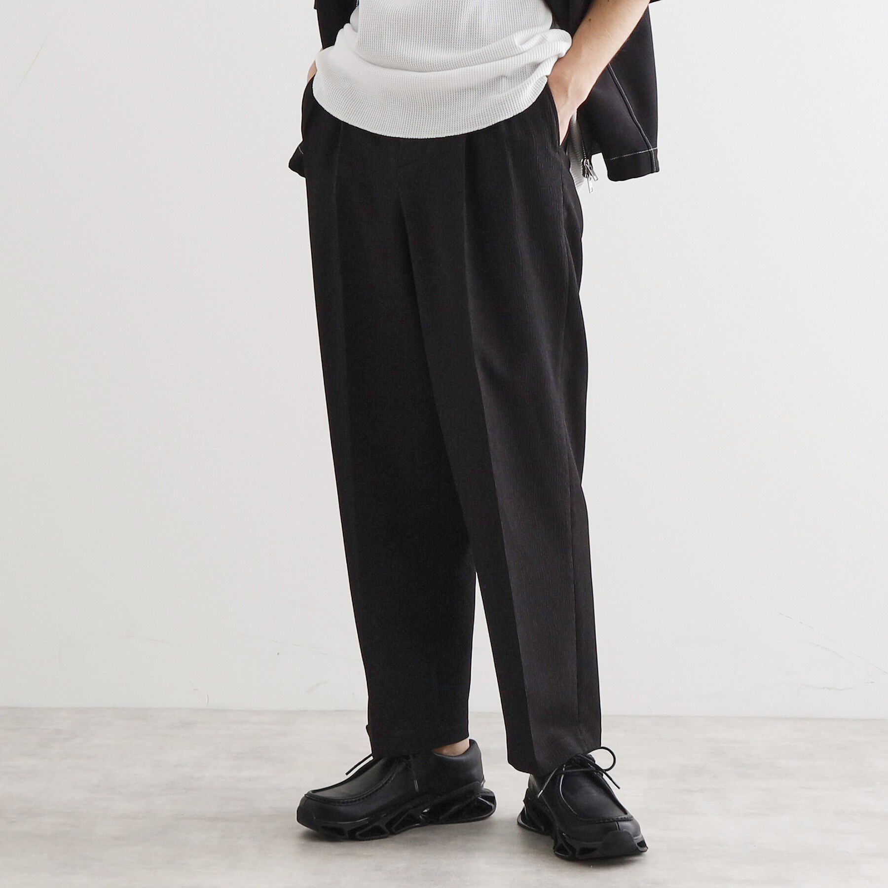 tk.TAKEO KIKUCHI「【セットアップ対応】テッククレープルーズテーパードパンツ」|その他|ブラック(019)