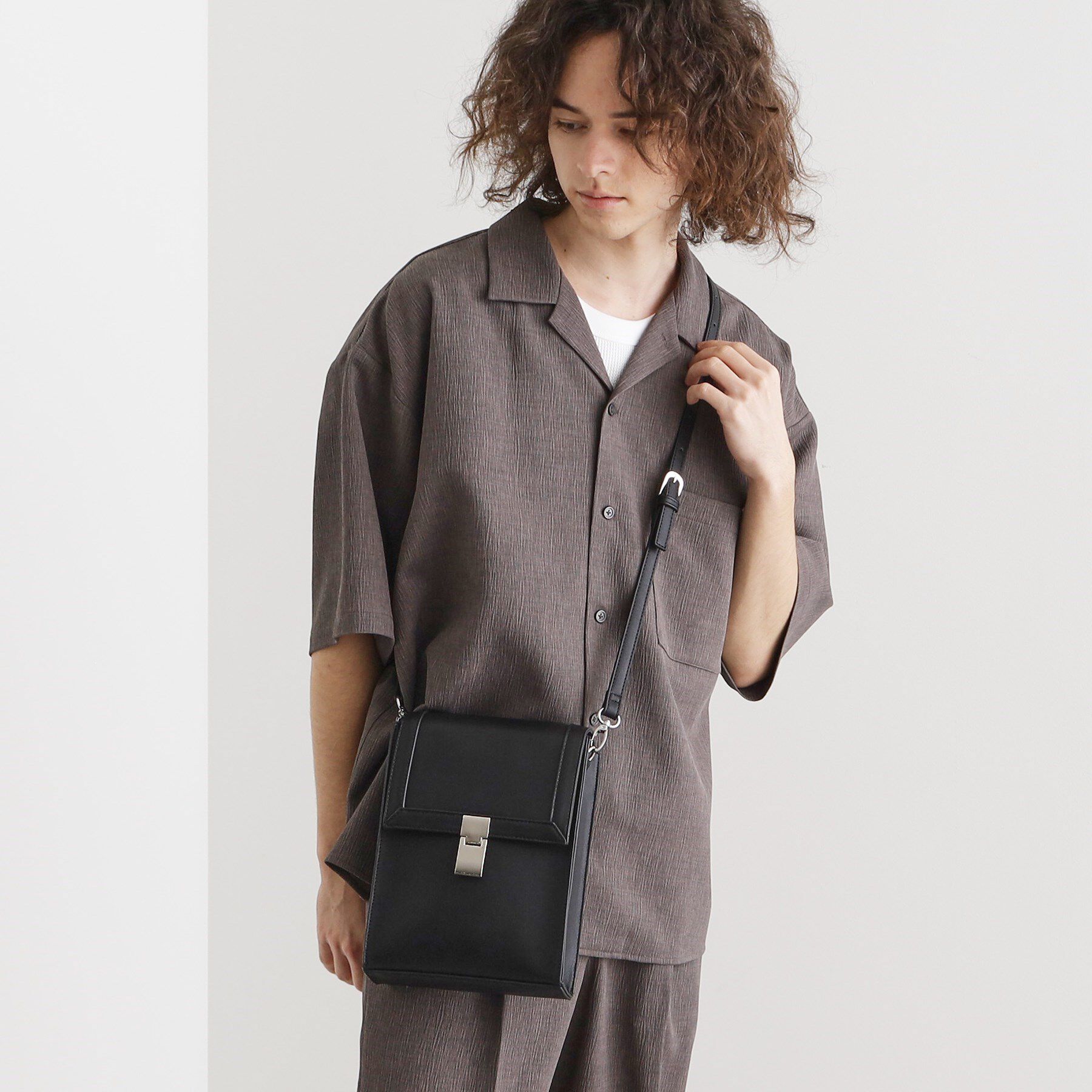 tk.TAKEO KIKUCHI「スクエアボックスショルダーバッグ（ユニセックスアイテム）」|ショルダー・メッセンジャー|