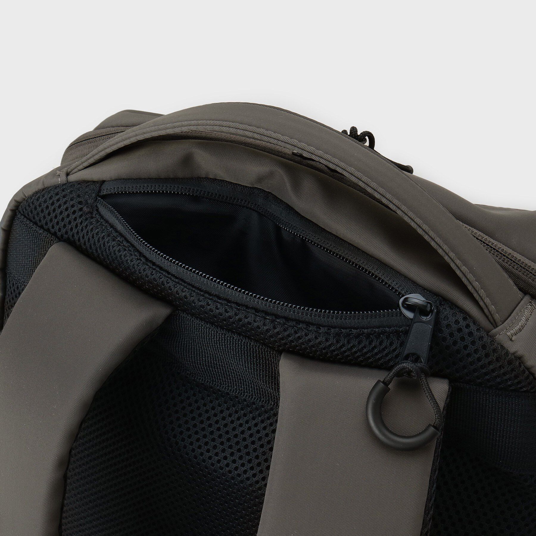 tk.TAKEO KIKUCHI「【撥水】軽量バックパック」|リュック|