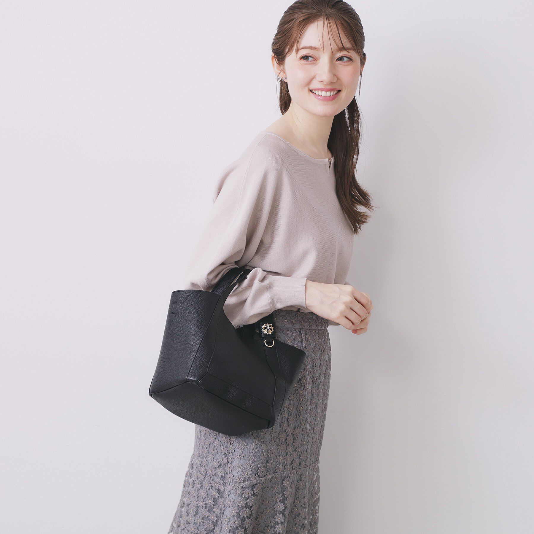 index「ビジューキーネックドルマンニット【洗濯機OK】」|ニット・セーター|