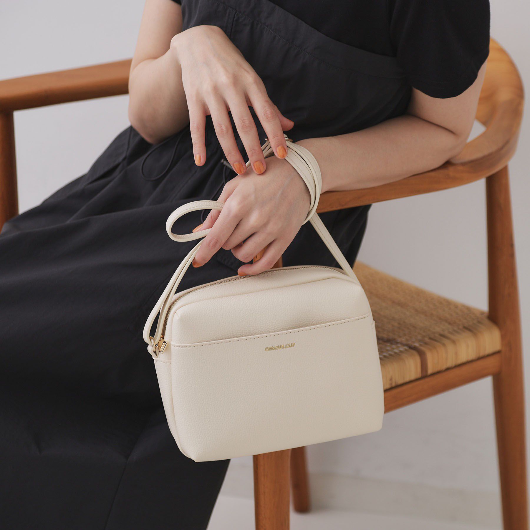 OPAQUE.CLIP「【長さ調節可能】ラウンドスクエアマチ付きミニショルダーバッグ」|ショルダー・メッセンジャー|