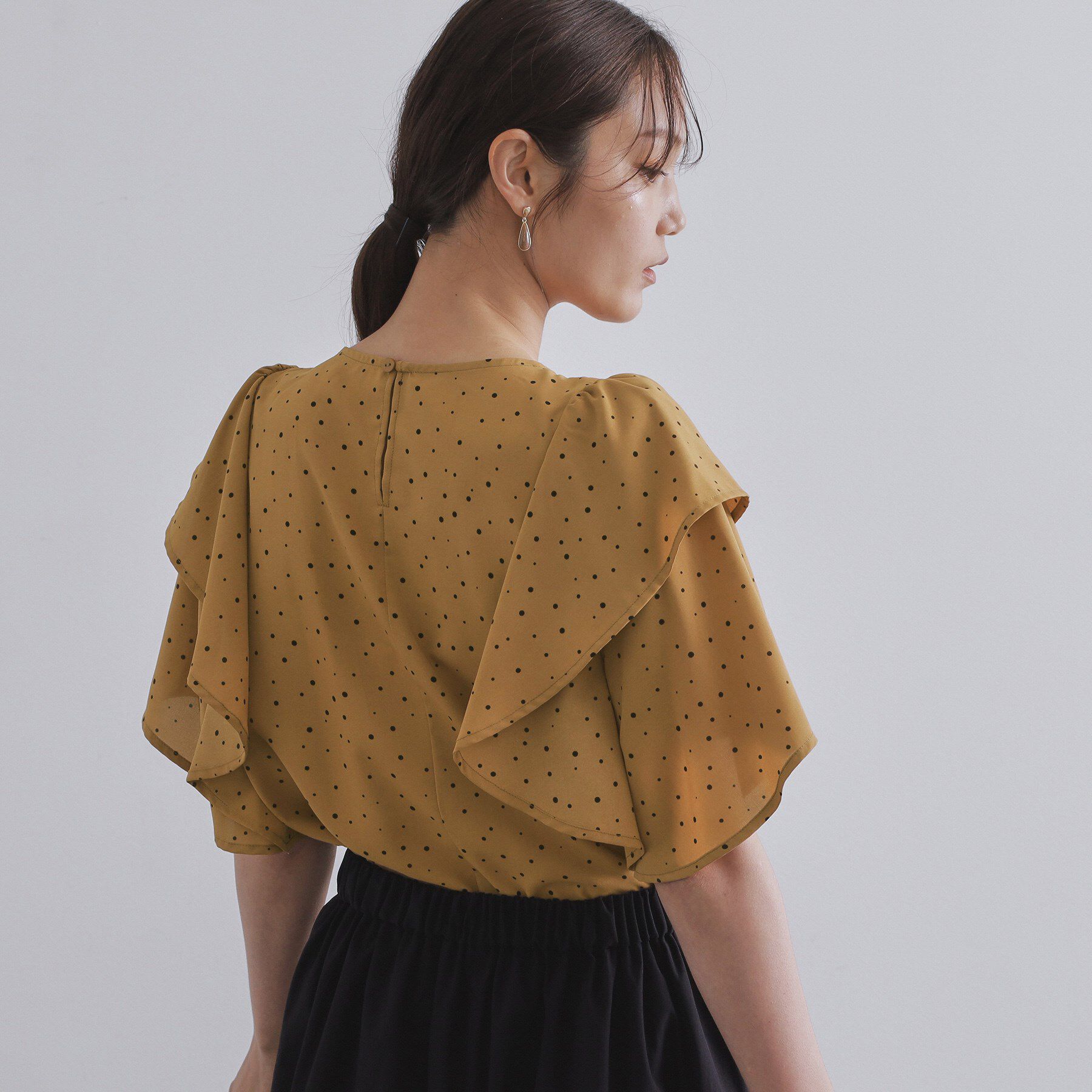 OPAQUE.CLIP「ランダムドットフリルブラウス【洗濯機洗い可】」|シャツ・ブラウス|