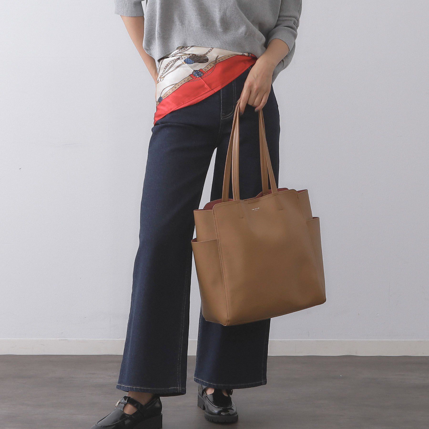 OPAQUE.CLIP「【A4サイズ対応】スカーフ付き裏スエード調合皮トートバッグ」|トートバッグ|ベージュ(052)