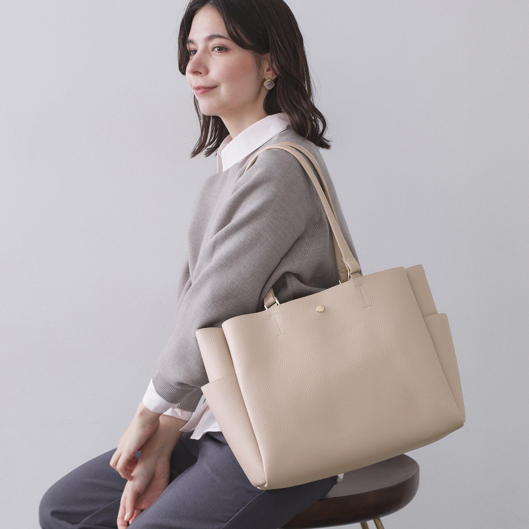 OPAQUE.CLIP「シュリンク合皮大容量トートバッグ【人間工学／軽量／A4サイズ対応／2WAY】」|トートバッグ|