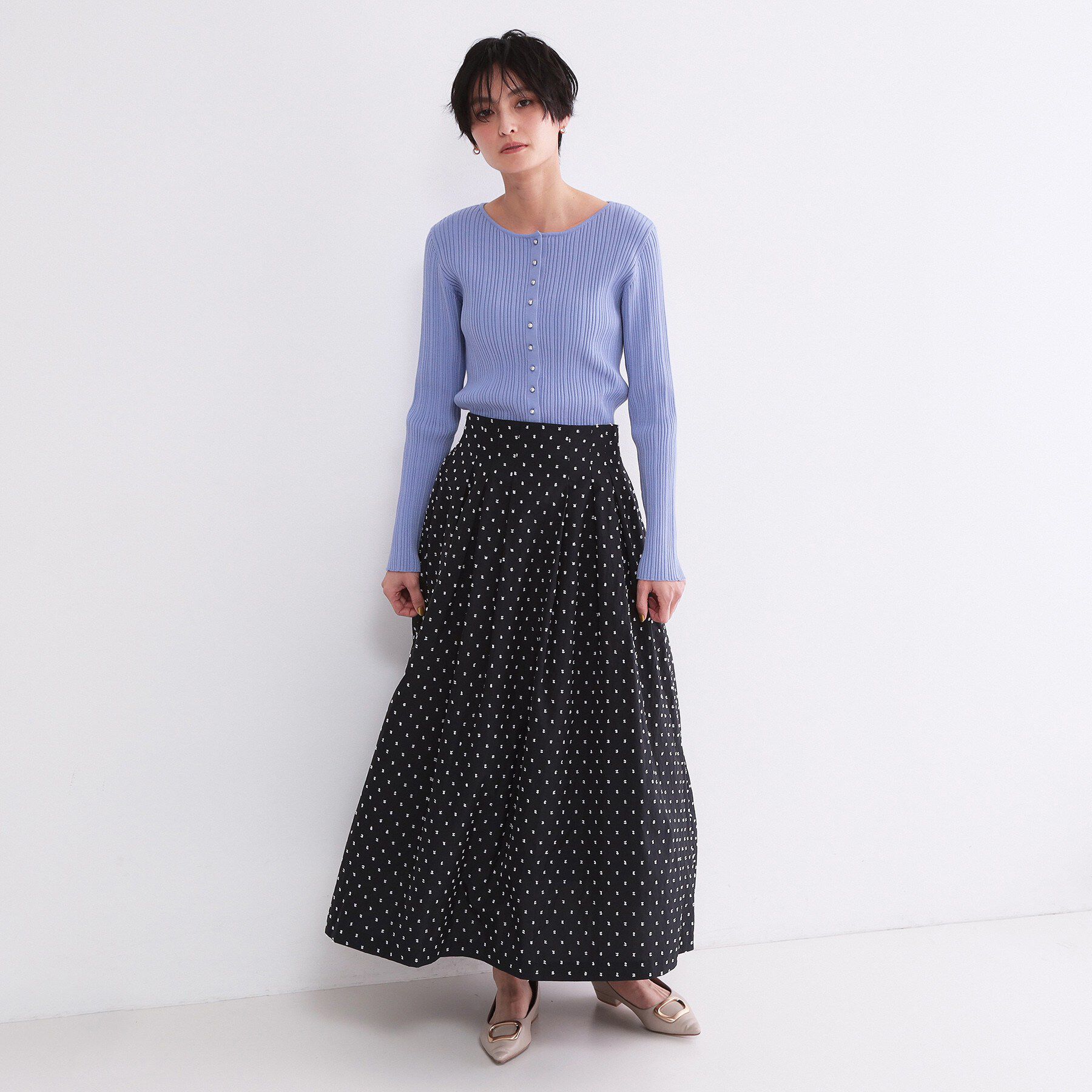 OPAQUE.CLIP「シルバー多ボタン ランダムリブニットカーディガン【洗濯機OK】」|カーディガン|