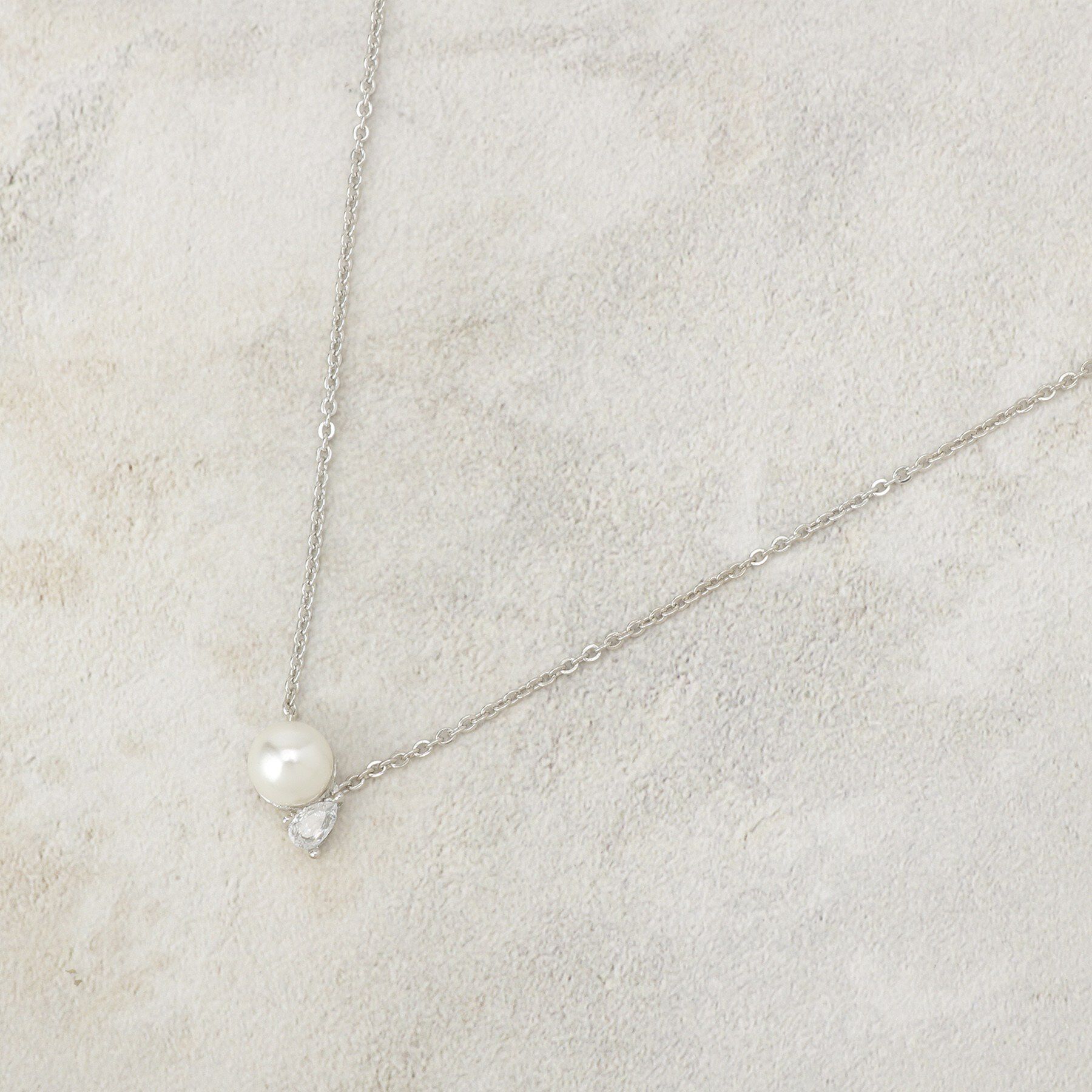 OPAQUE.CLIP「フェイクパール&times;ミニビジューショートネックレス」|ネックレス|シルバー(006)