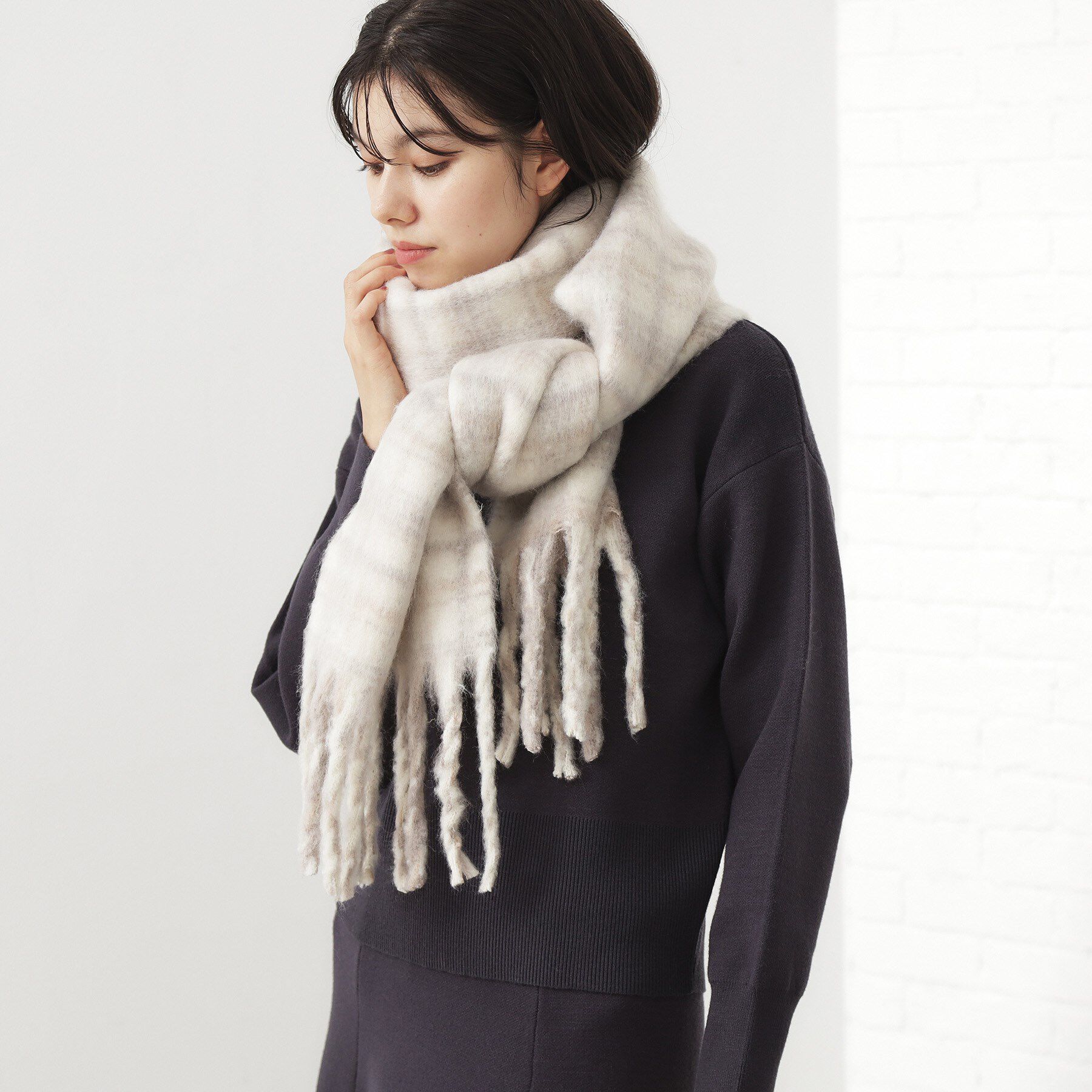 THE SHOP TK「【大き目サイズ】大人ふわふわチェックマフラー」|ストール|