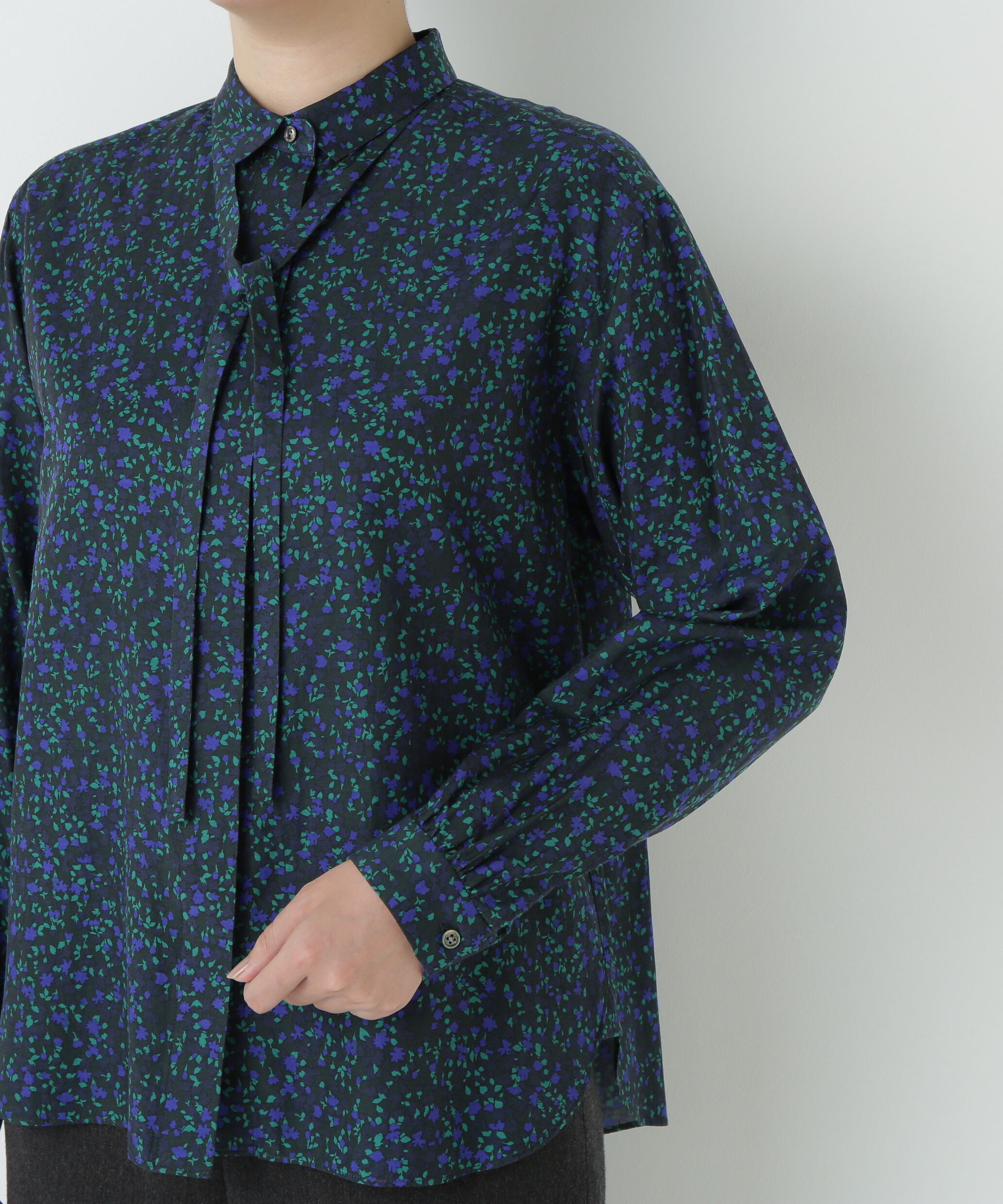  「プチフラワープリントボウタイシャツブラウス」|シャツ・ブラウス|