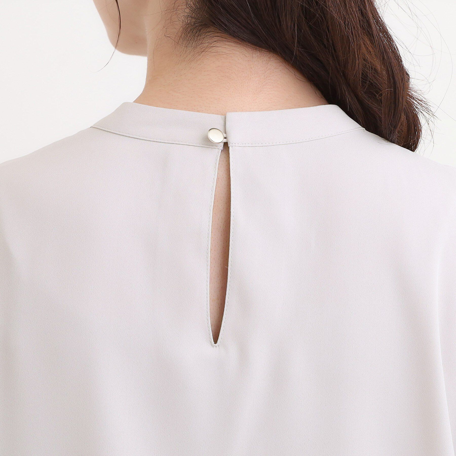 SHOO･LA･RUE「【洗濯機可/S-3L】女性らしさとすっきり見えを叶える フロントプリーツブラウス」|シャツ・ブラウス|