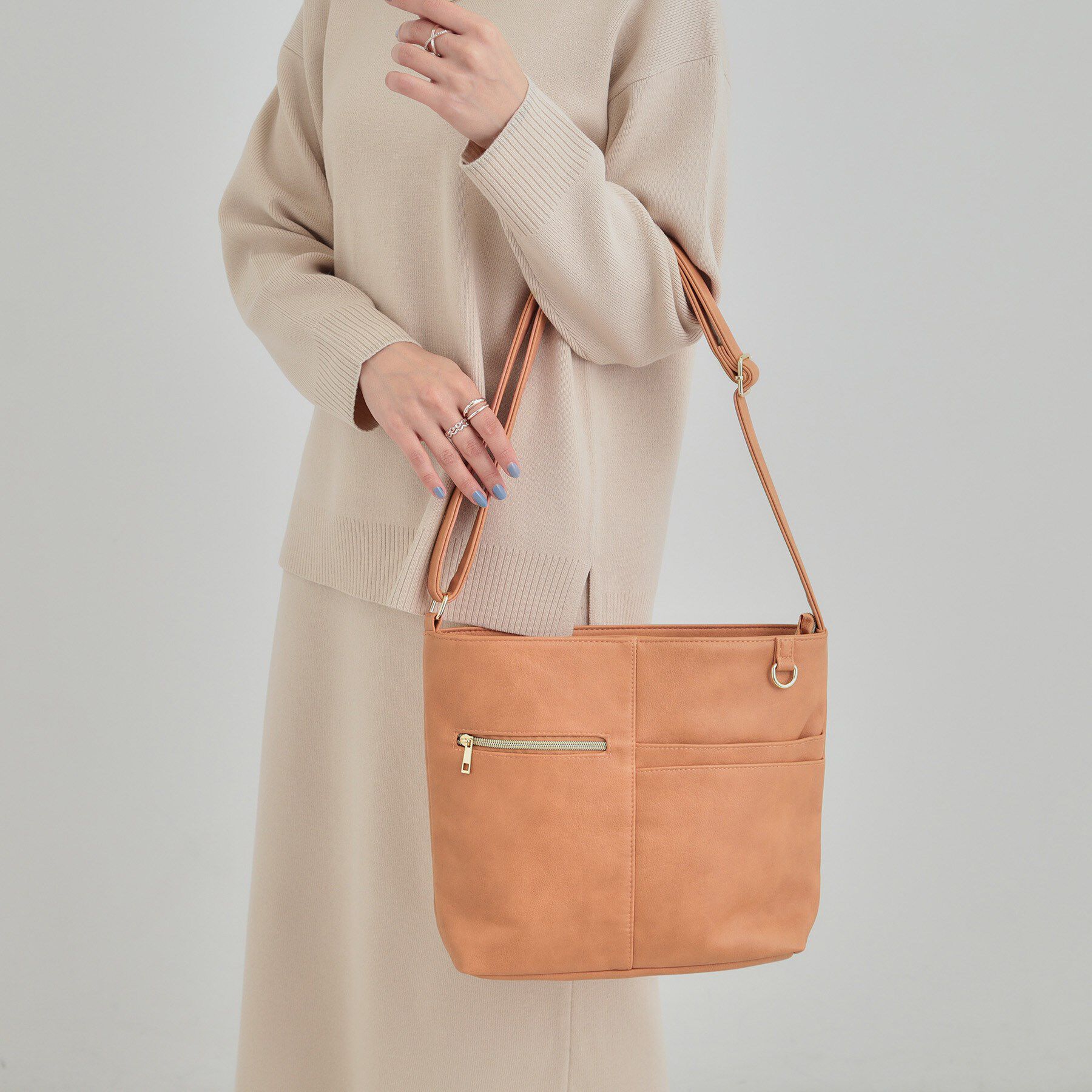 SHOO･LA･RUE「【8ポケット】フロント切替 ショルダーバッグ」|ショルダー・メッセンジャー|