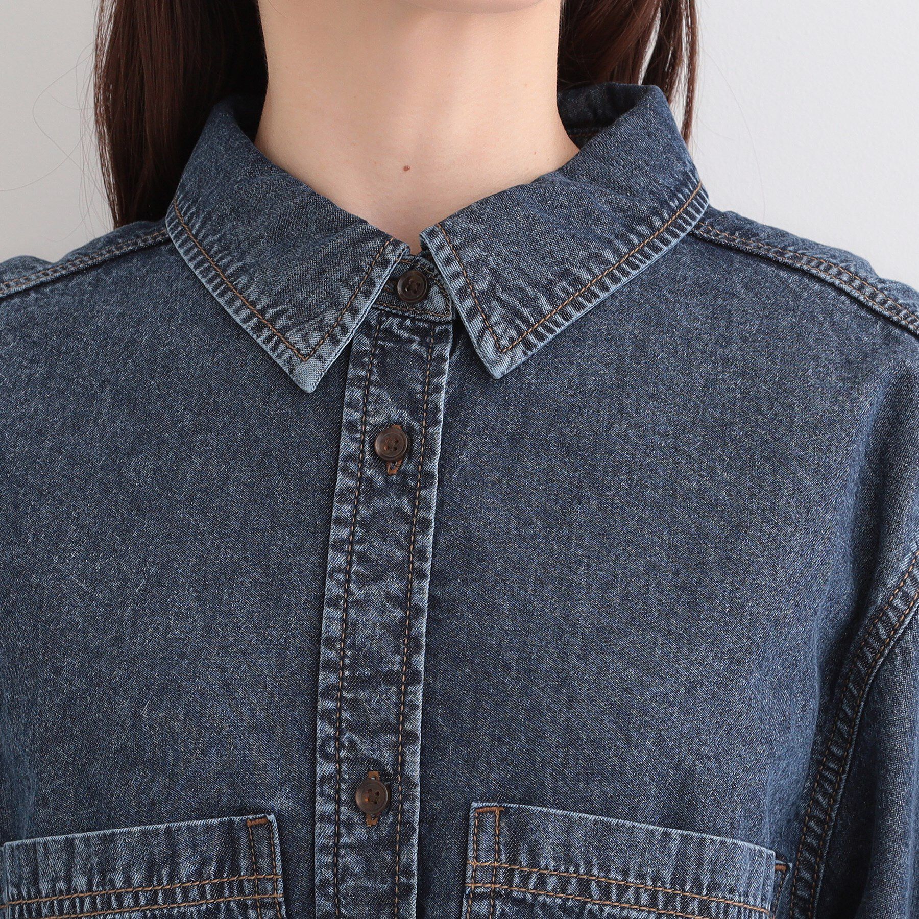 SHOO･LA･RUE「【洗濯機可/体型カバー】こなれ感をプラスする ライトオンスデニムシャツ」|シャツ・ブラウス|