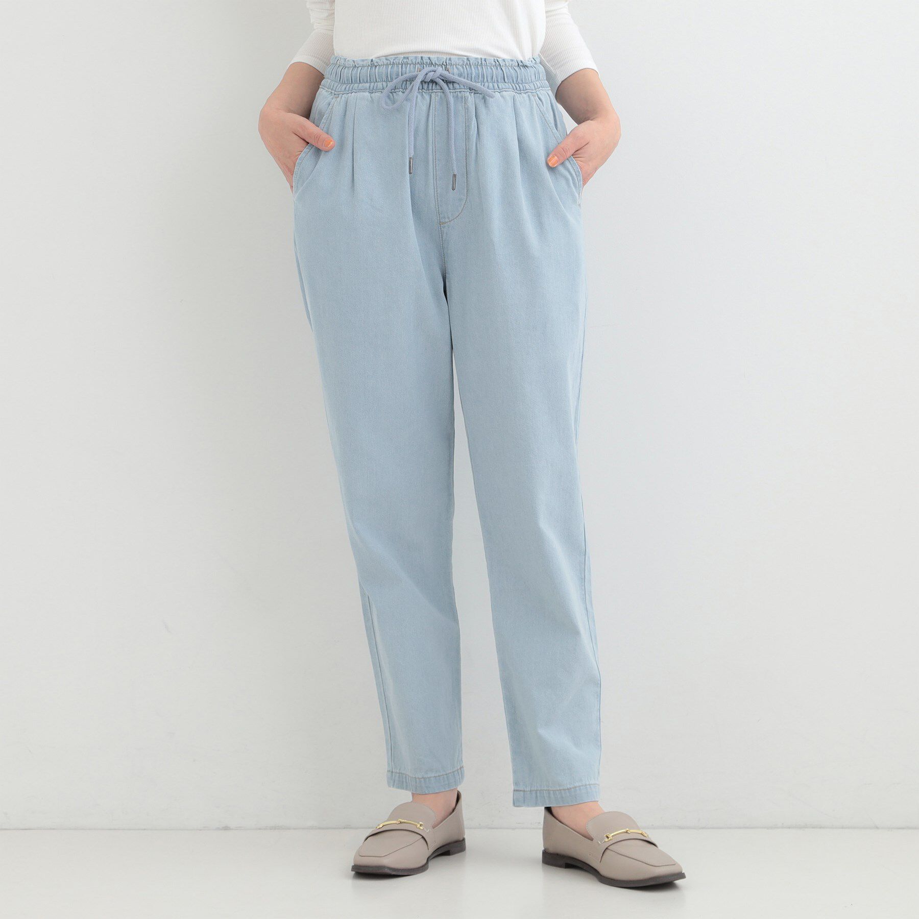 SHOO･LA･RUE「【ライトオンスデニム/S-LL】柔らからくらく イージーデニムテーパードパンツ」|デニム|