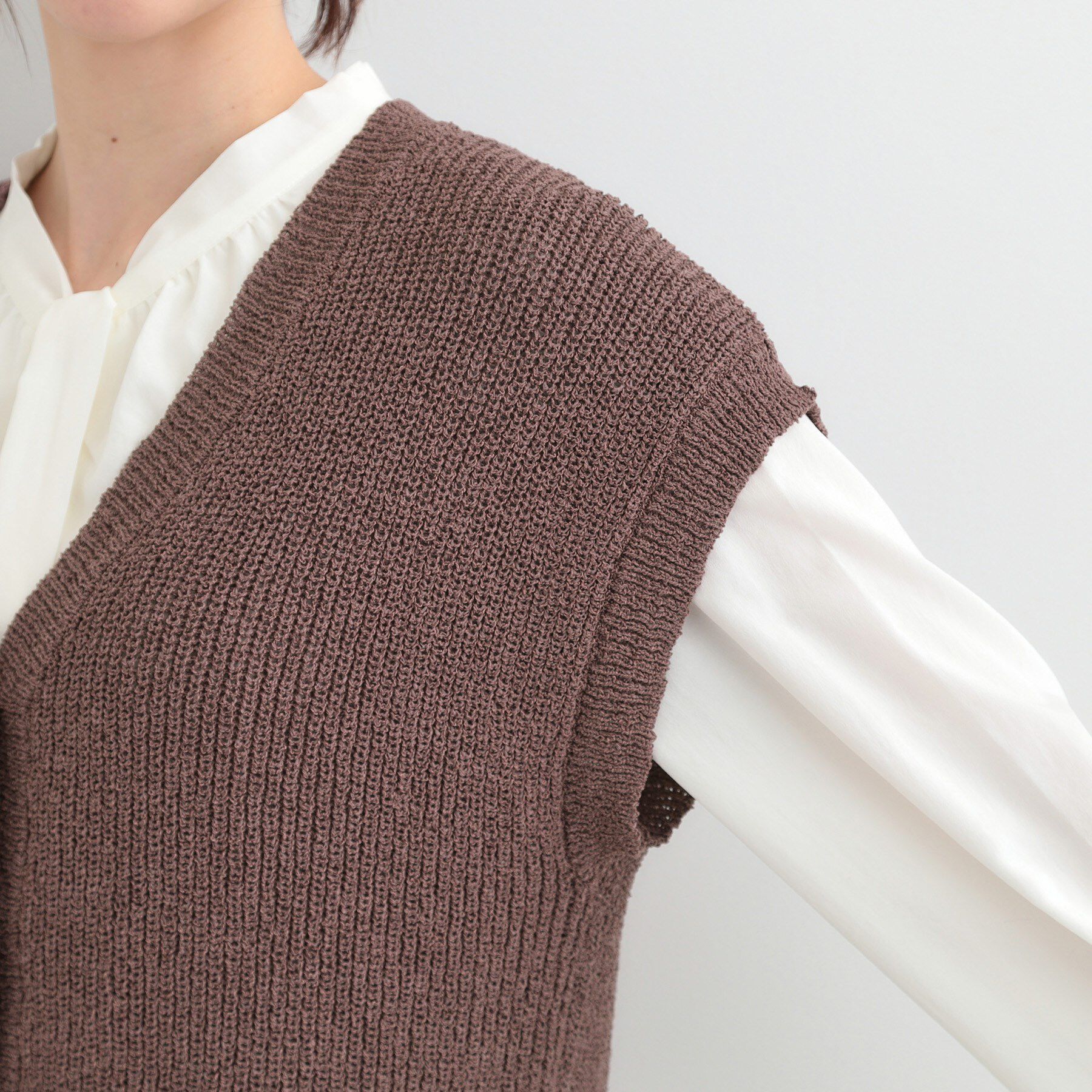 SHOO･LA･RUE「【S-LL/洗濯機可】気軽にレイヤード 前開きざっくりニットベスト」|ベスト・ジレ|