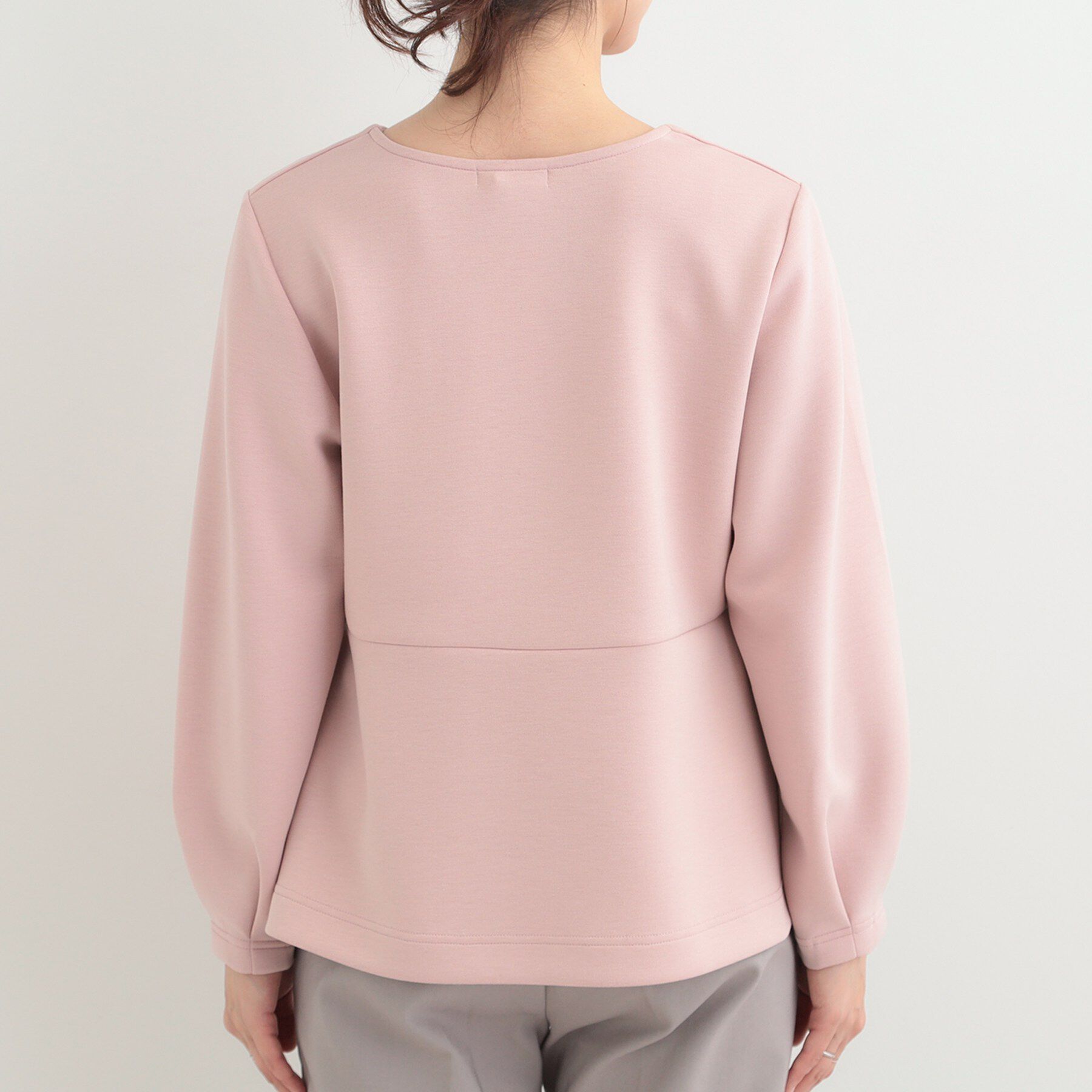 SHOO･LA･RUE「【セットアップ可/S-LL/なめらかタッチ】上品見え フェイクパール付きペプラムトップス」|Tシャツ・カットソー|